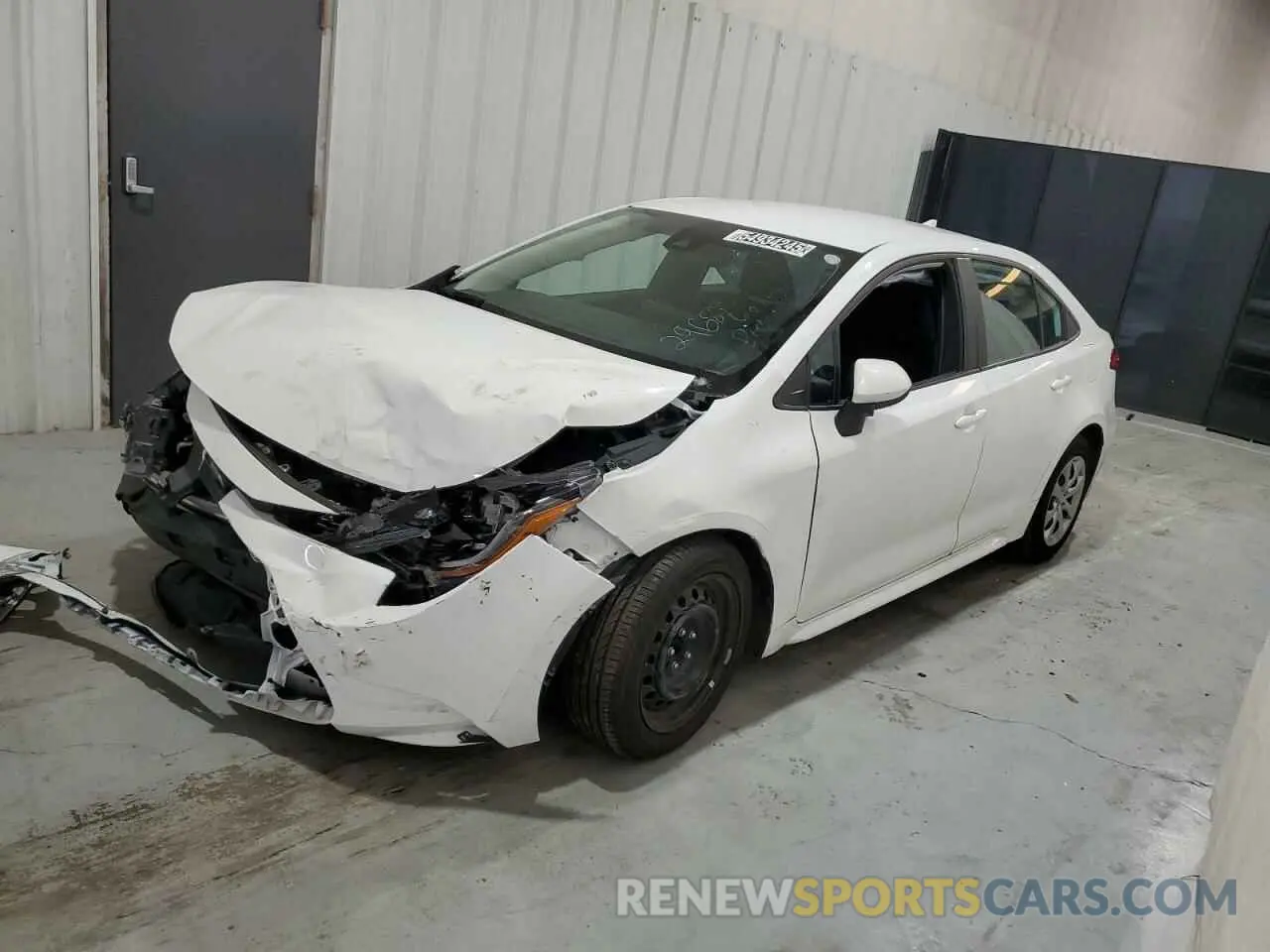 1 Photograph of a damaged car 5YFEPMAE1NP296811 TOYOTA COROLLA 2022