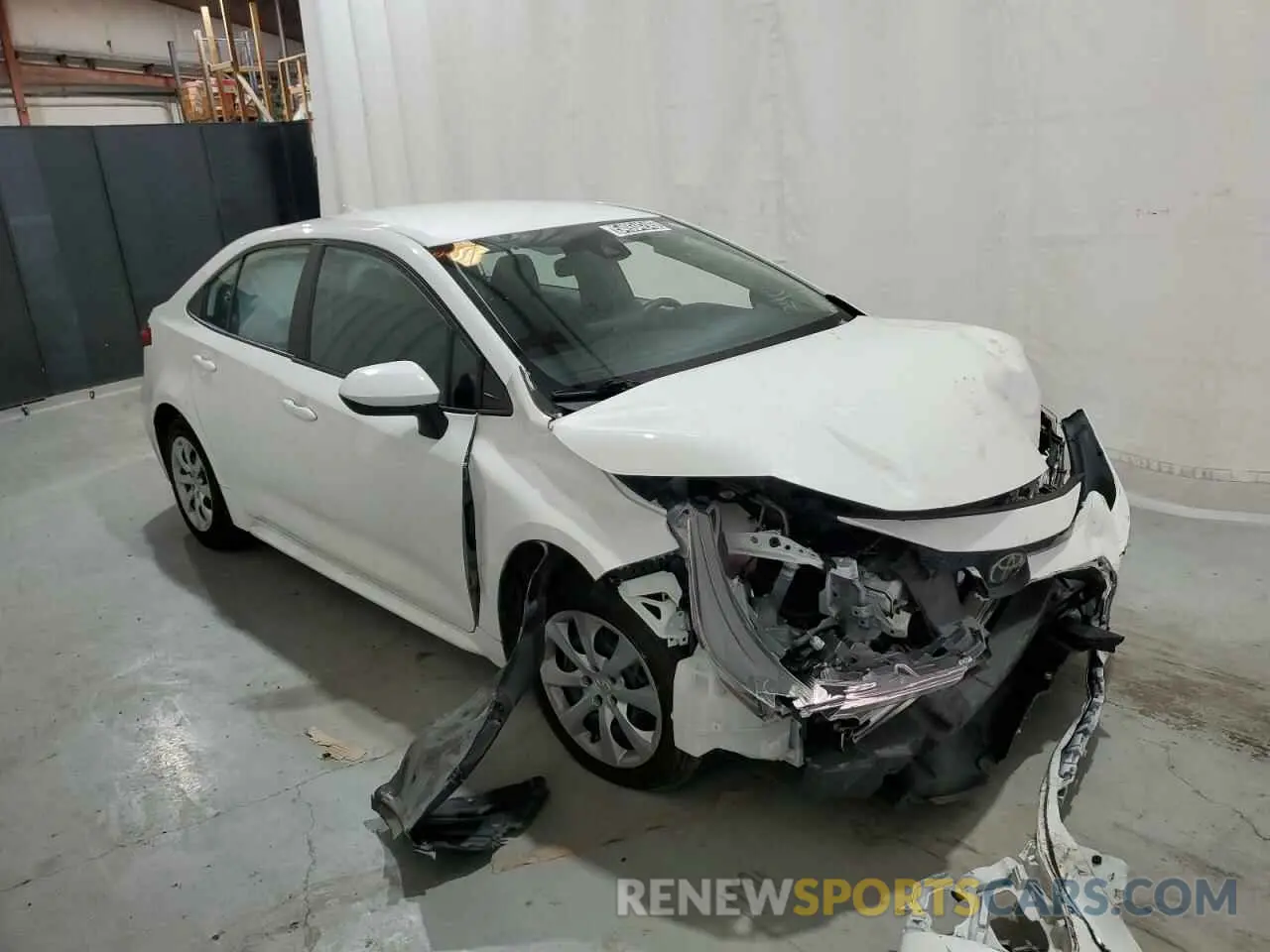 4 Photograph of a damaged car 5YFEPMAE1NP296811 TOYOTA COROLLA 2022