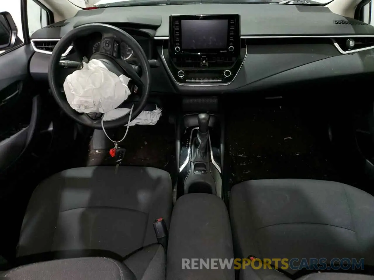 8 Photograph of a damaged car 5YFEPMAE1NP296811 TOYOTA COROLLA 2022