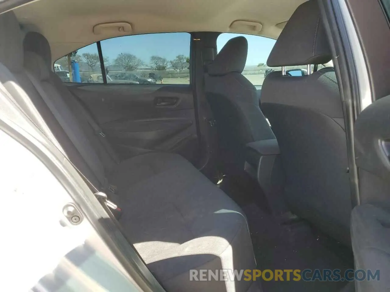 10 Photograph of a damaged car 5YFEPMAE1NP312747 TOYOTA COROLLA 2022