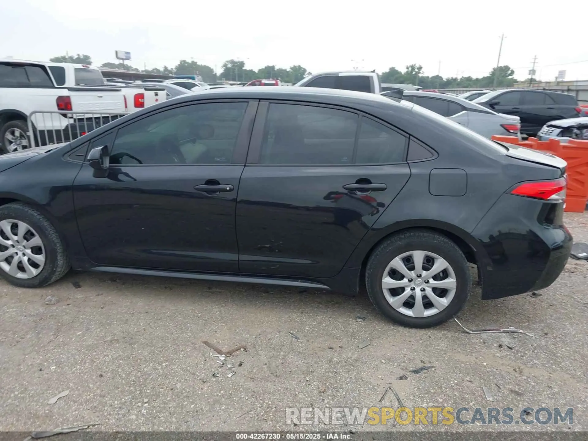 15 Photograph of a damaged car 5YFEPMAE1NP315891 TOYOTA COROLLA 2022