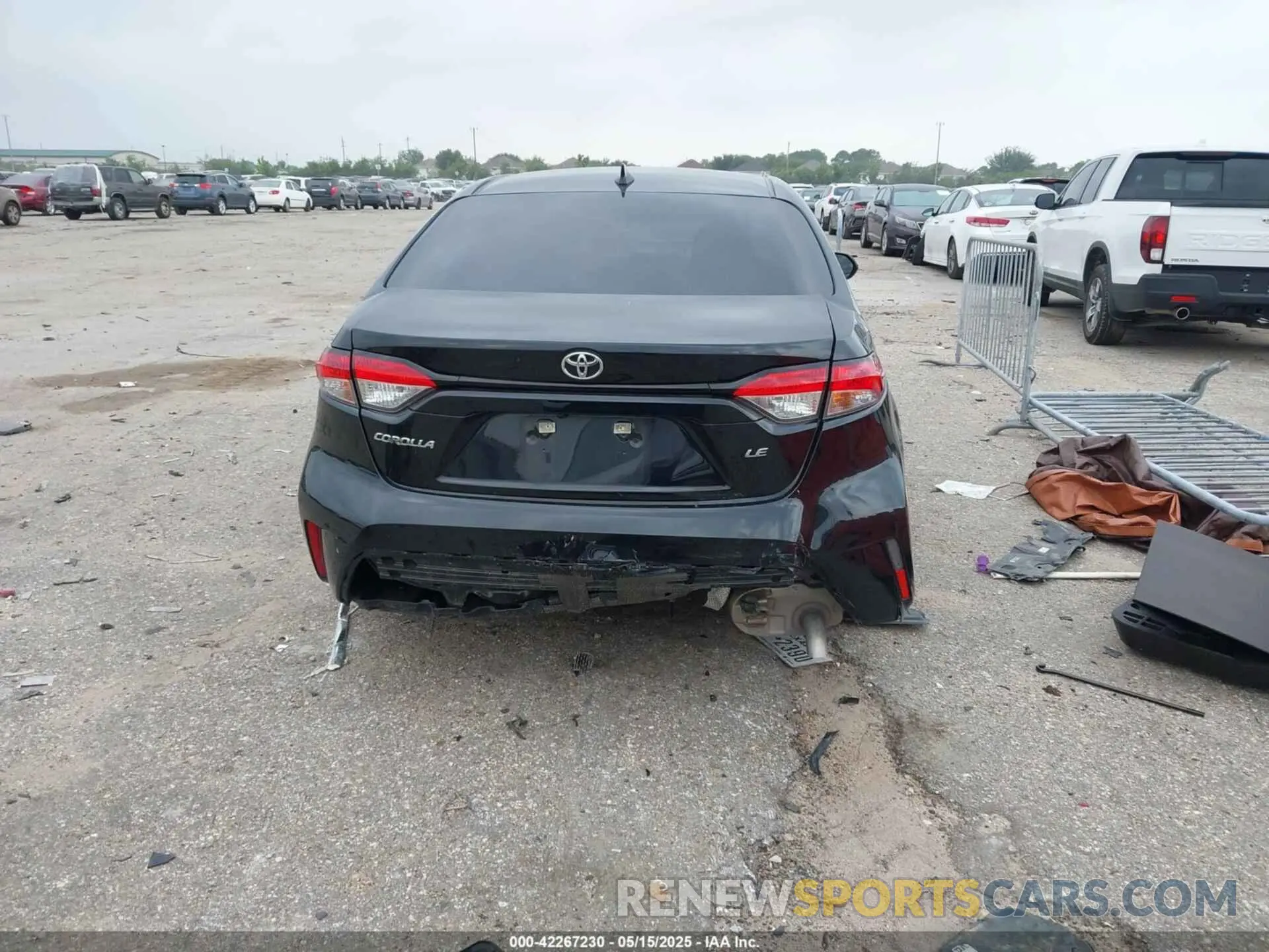 17 Photograph of a damaged car 5YFEPMAE1NP315891 TOYOTA COROLLA 2022