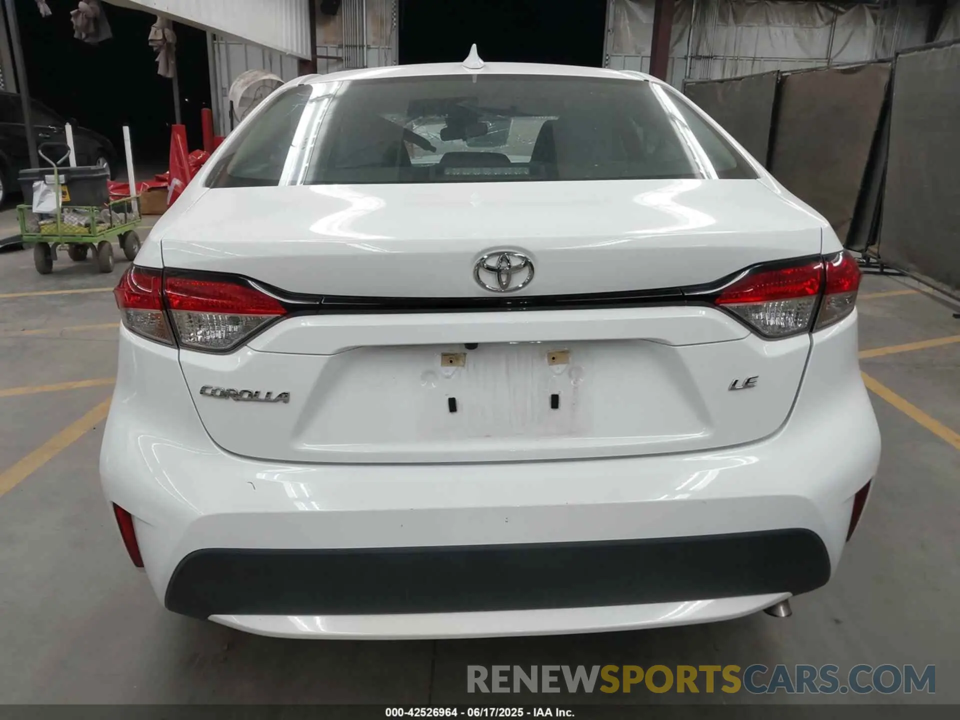 16 Photograph of a damaged car 5YFEPMAE1NP326017 TOYOTA COROLLA 2022