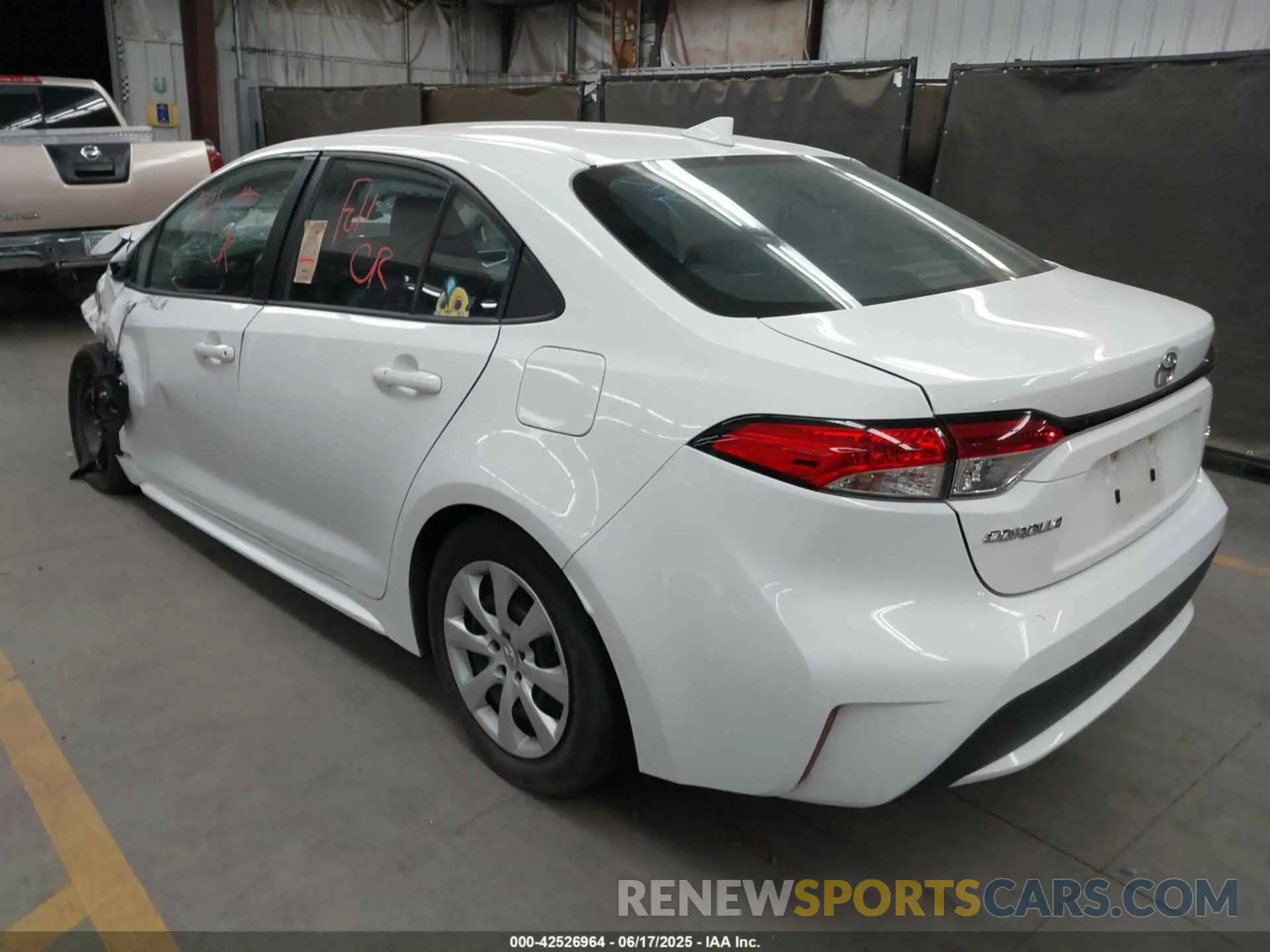3 Photograph of a damaged car 5YFEPMAE1NP326017 TOYOTA COROLLA 2022