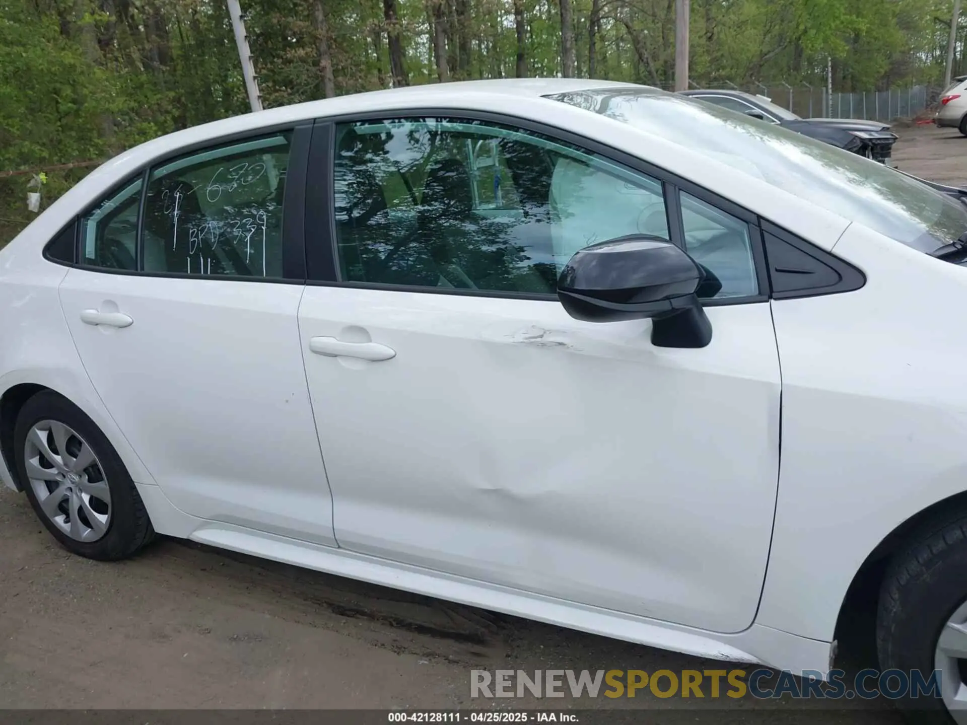 13 Photograph of a damaged car 5YFEPMAE1NP328687 TOYOTA COROLLA 2022