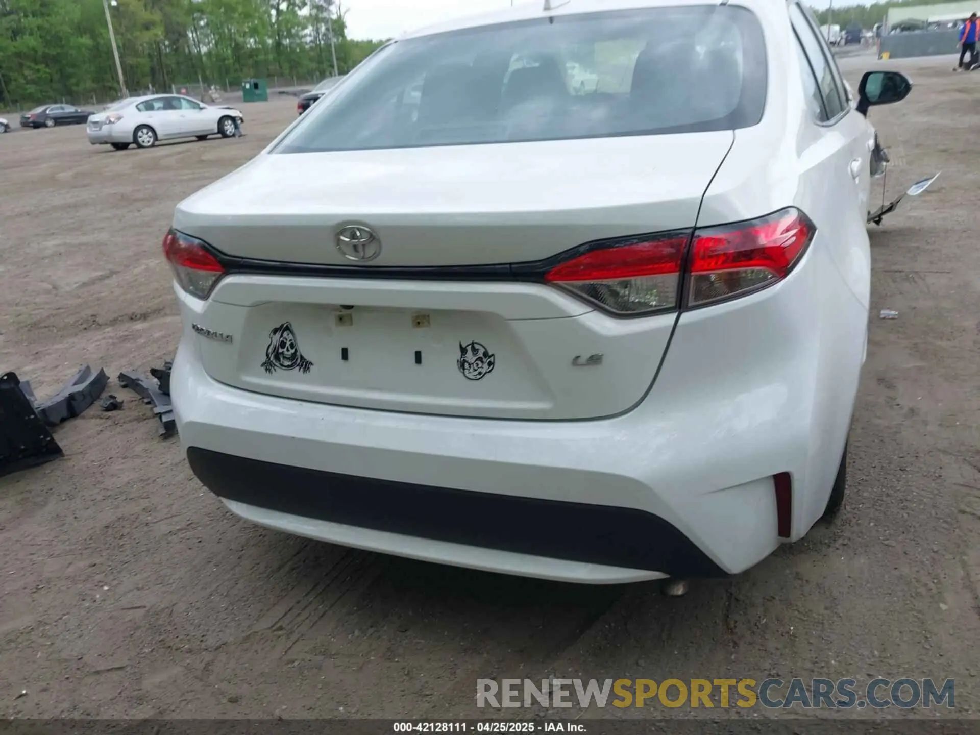 16 Photograph of a damaged car 5YFEPMAE1NP328687 TOYOTA COROLLA 2022