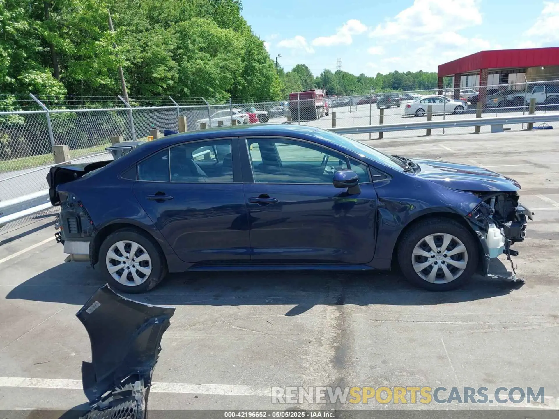 14 Photograph of a damaged car 5YFEPMAE1NP360040 TOYOTA COROLLA 2022