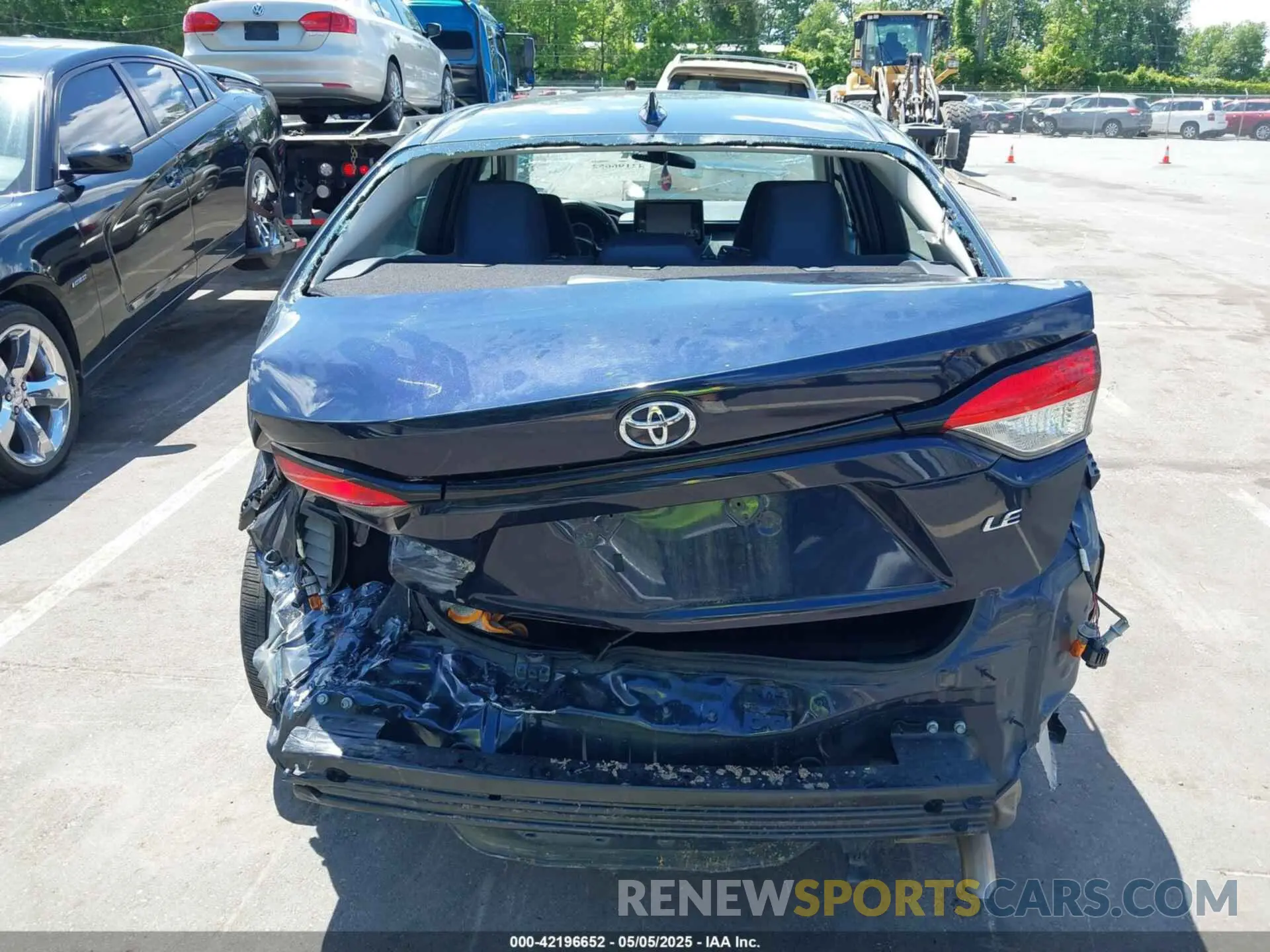 17 Photograph of a damaged car 5YFEPMAE1NP360040 TOYOTA COROLLA 2022