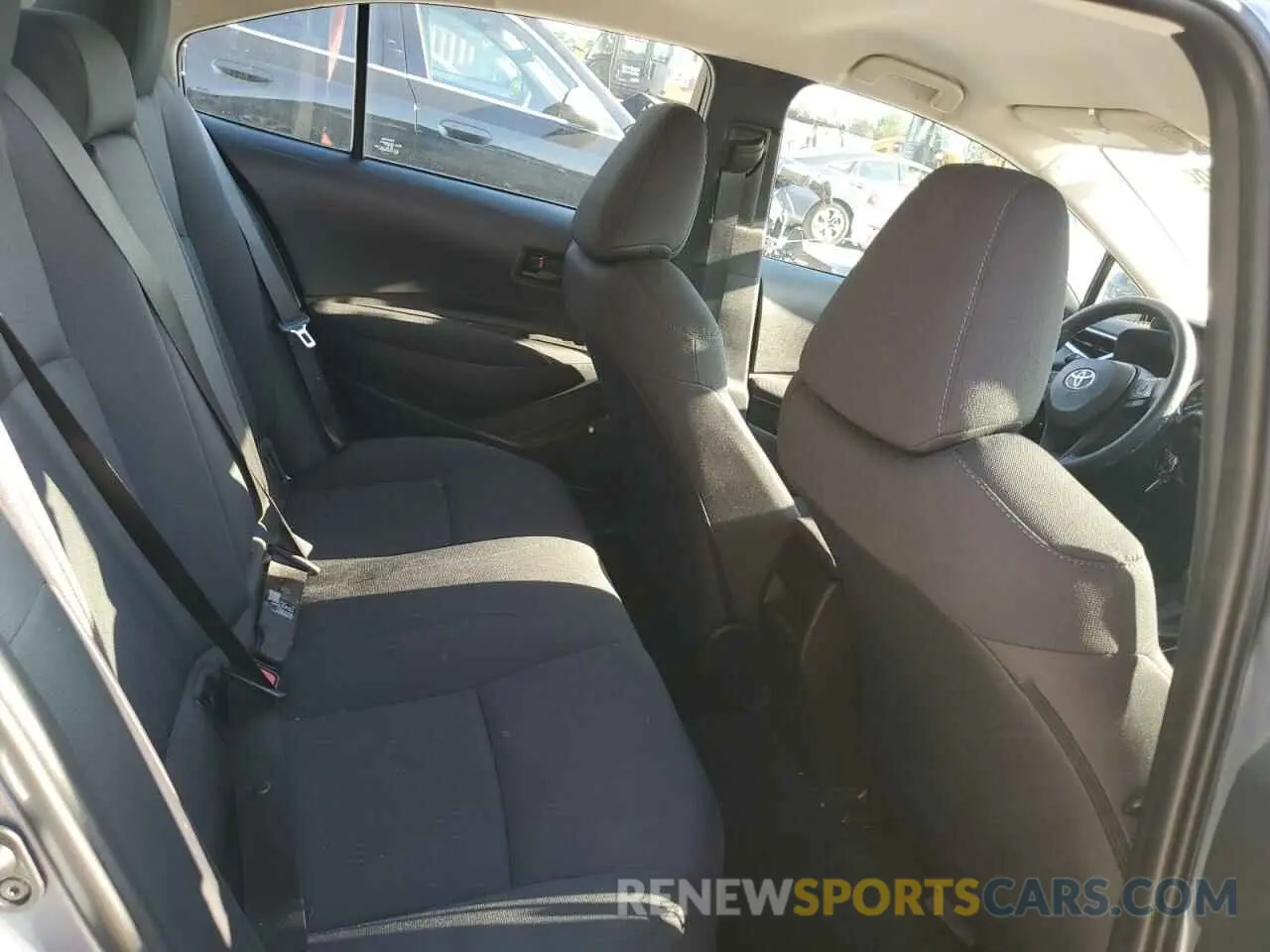 10 Photograph of a damaged car 5YFEPMAE1NP360264 TOYOTA COROLLA 2022