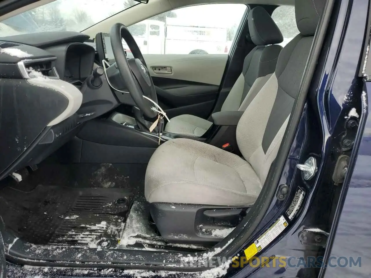 7 Photograph of a damaged car 5YFEPMAE1NP371507 TOYOTA COROLLA 2022