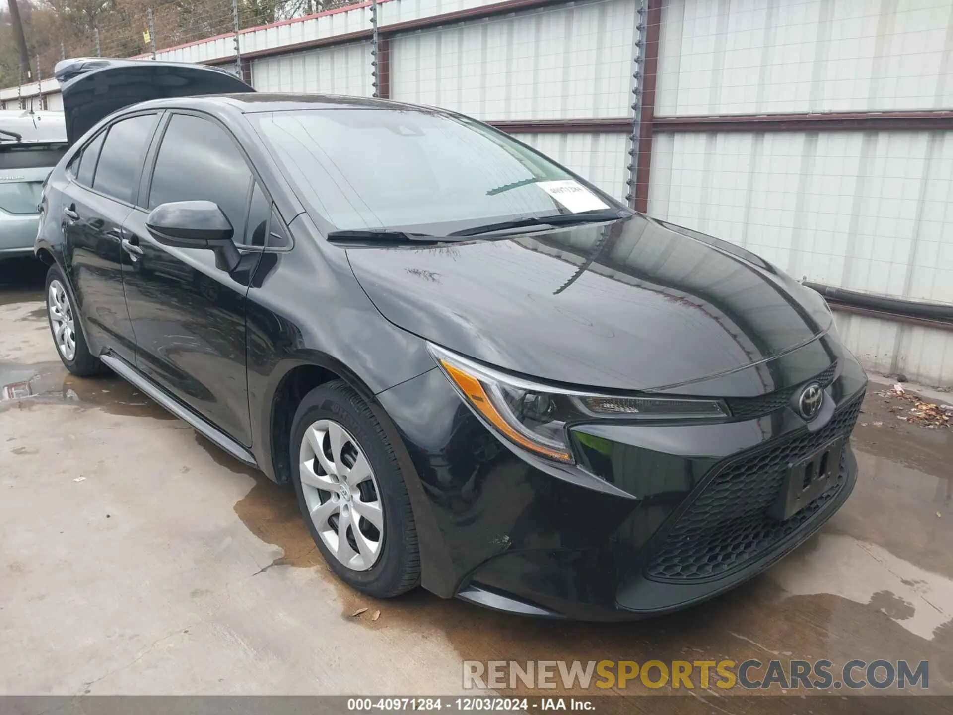 1 Photograph of a damaged car 5YFEPMAE1NP381468 TOYOTA COROLLA 2022