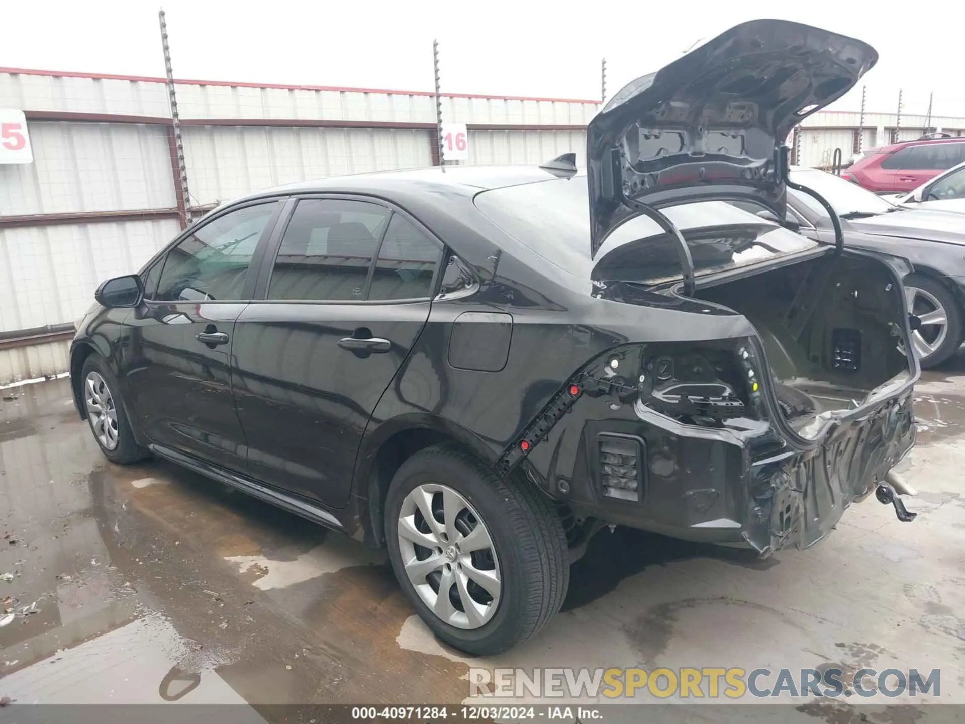 15 Photograph of a damaged car 5YFEPMAE1NP381468 TOYOTA COROLLA 2022