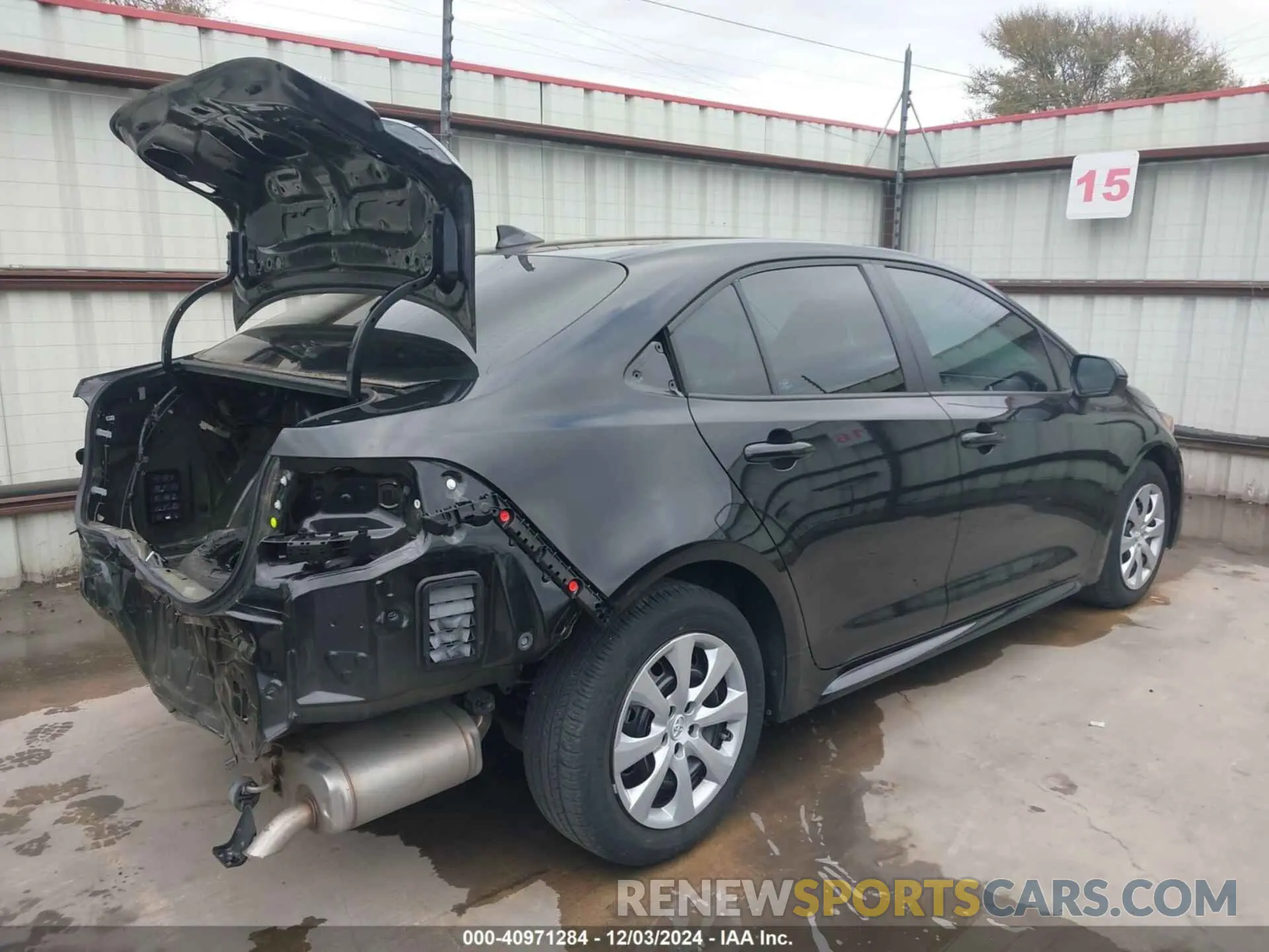 4 Photograph of a damaged car 5YFEPMAE1NP381468 TOYOTA COROLLA 2022