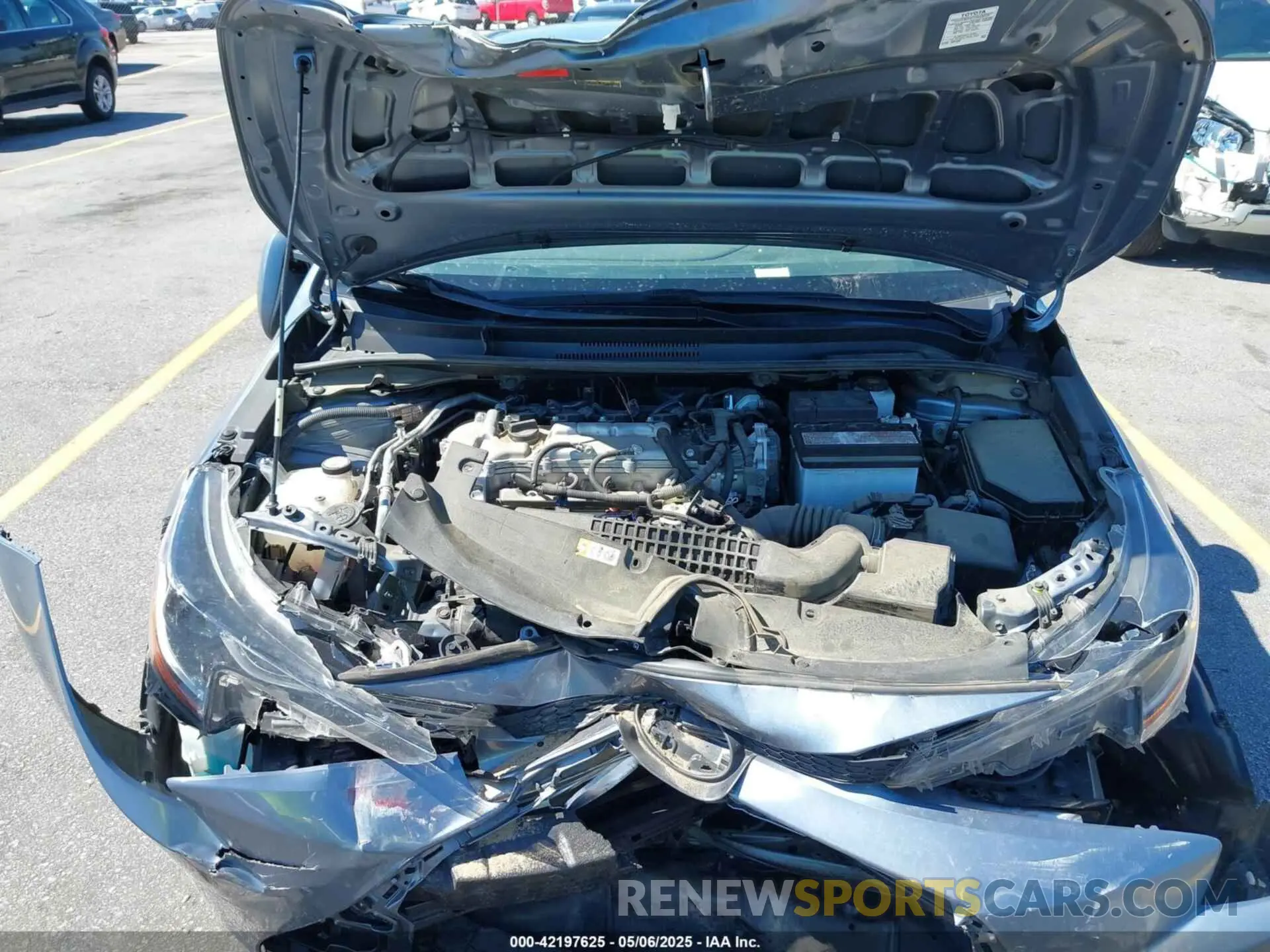 10 Photograph of a damaged car 5YFEPMAE1NP385620 TOYOTA COROLLA 2022
