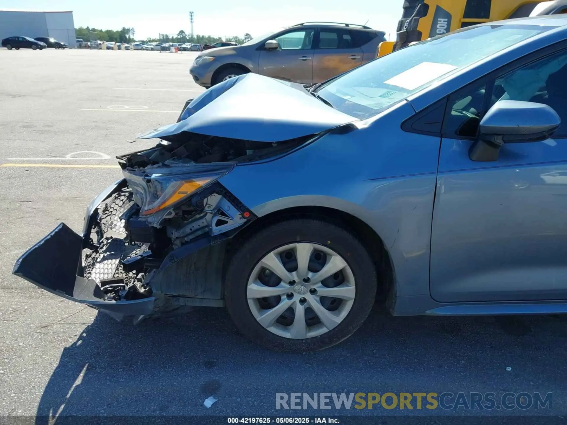 17 Photograph of a damaged car 5YFEPMAE1NP385620 TOYOTA COROLLA 2022