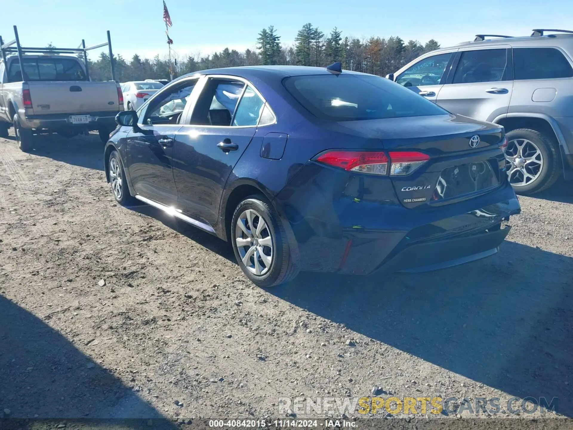 3 Photograph of a damaged car 5YFEPMAE1NP388503 TOYOTA COROLLA 2022