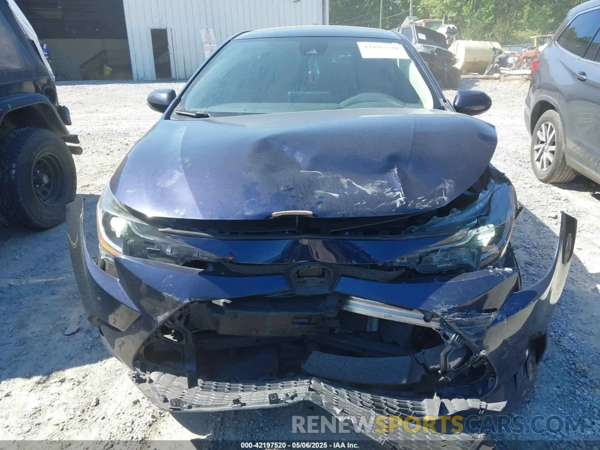 11 Photograph of a damaged car 5YFEPMAE2NP287552 TOYOTA COROLLA 2022