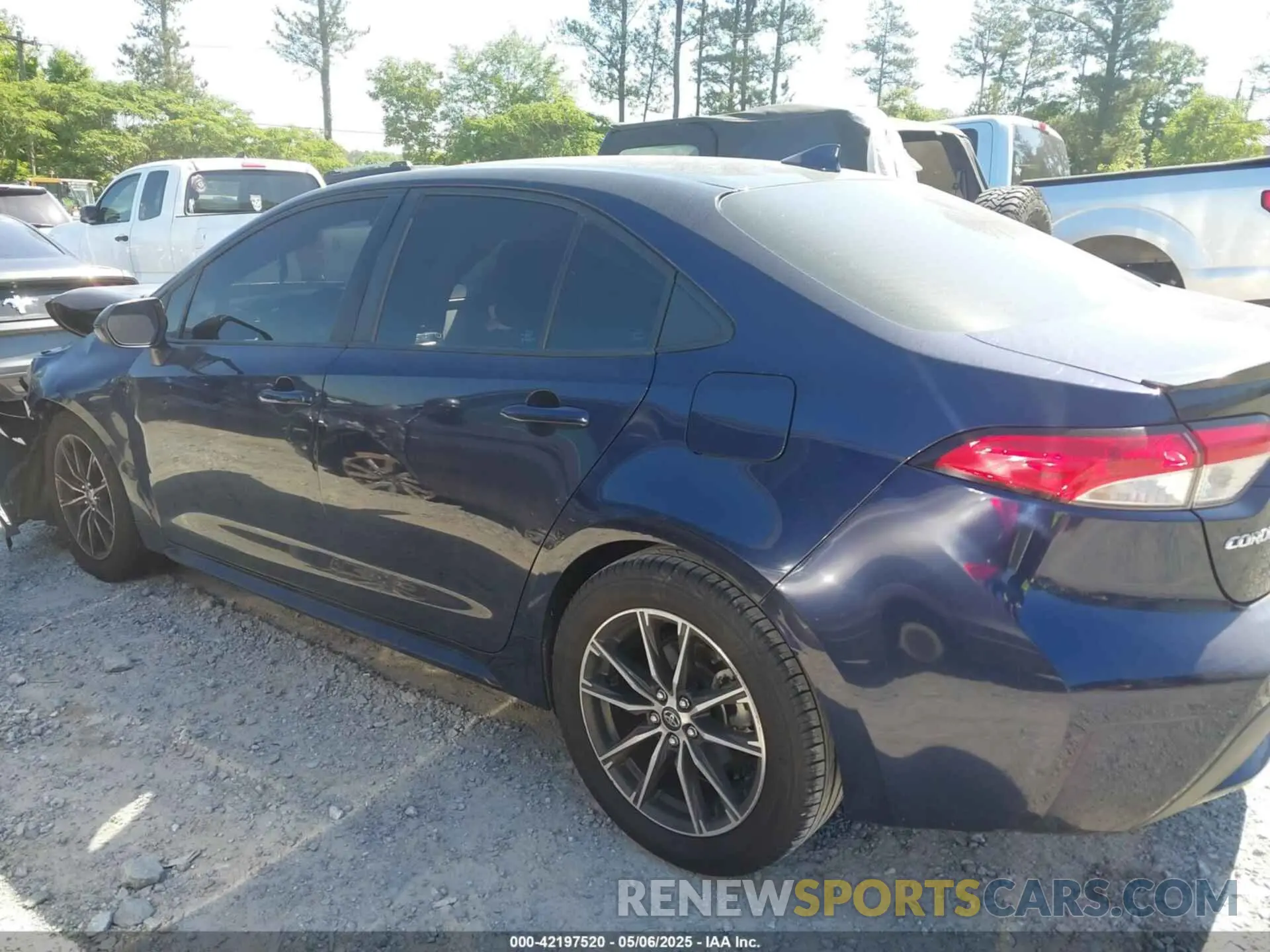 13 Photograph of a damaged car 5YFEPMAE2NP287552 TOYOTA COROLLA 2022