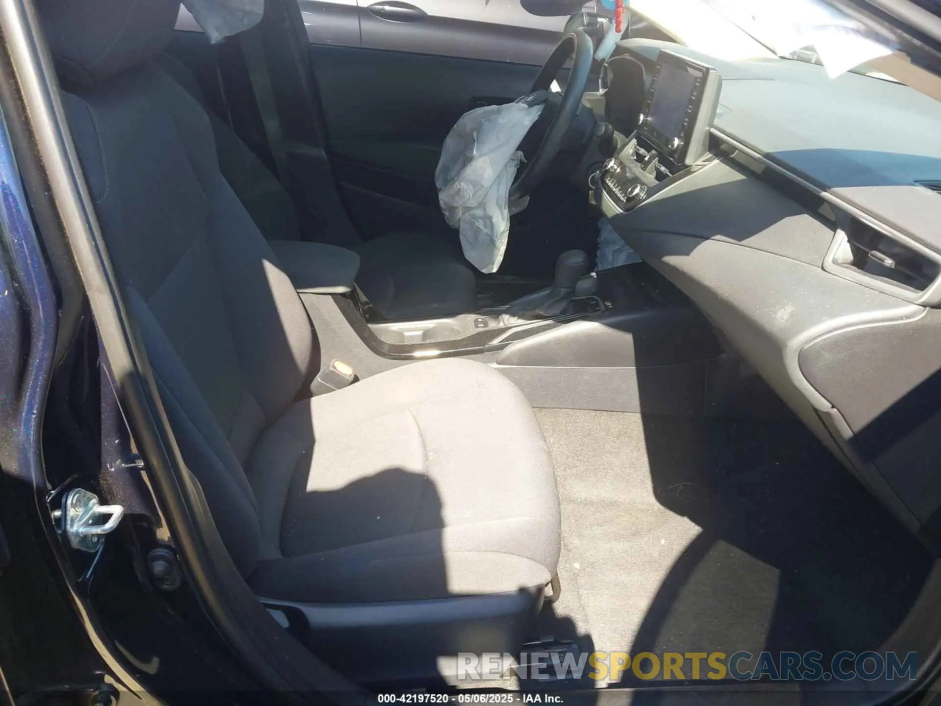 5 Photograph of a damaged car 5YFEPMAE2NP287552 TOYOTA COROLLA 2022