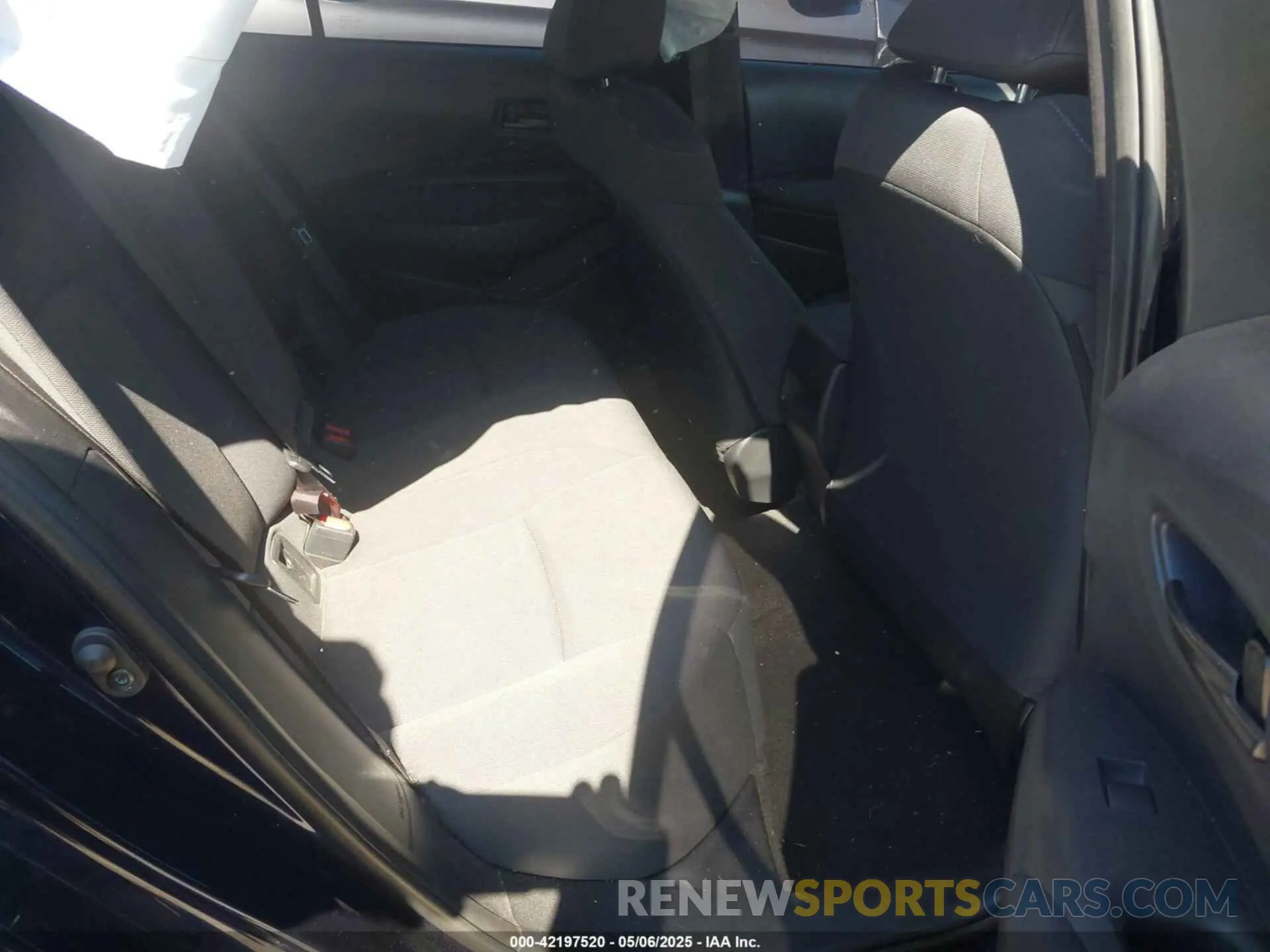 8 Photograph of a damaged car 5YFEPMAE2NP287552 TOYOTA COROLLA 2022