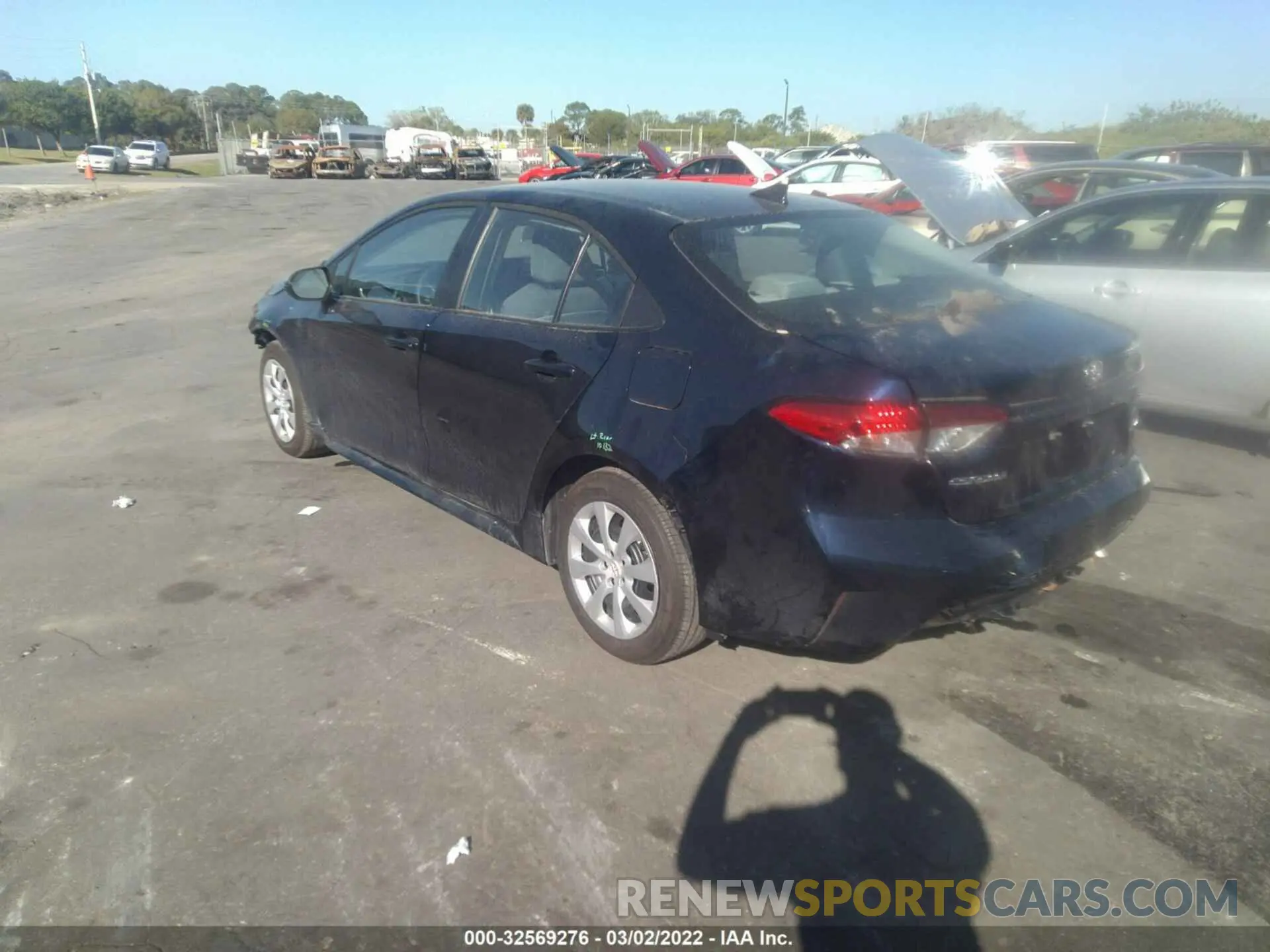 3 Photograph of a damaged car 5YFEPMAE2NP297305 TOYOTA COROLLA 2022