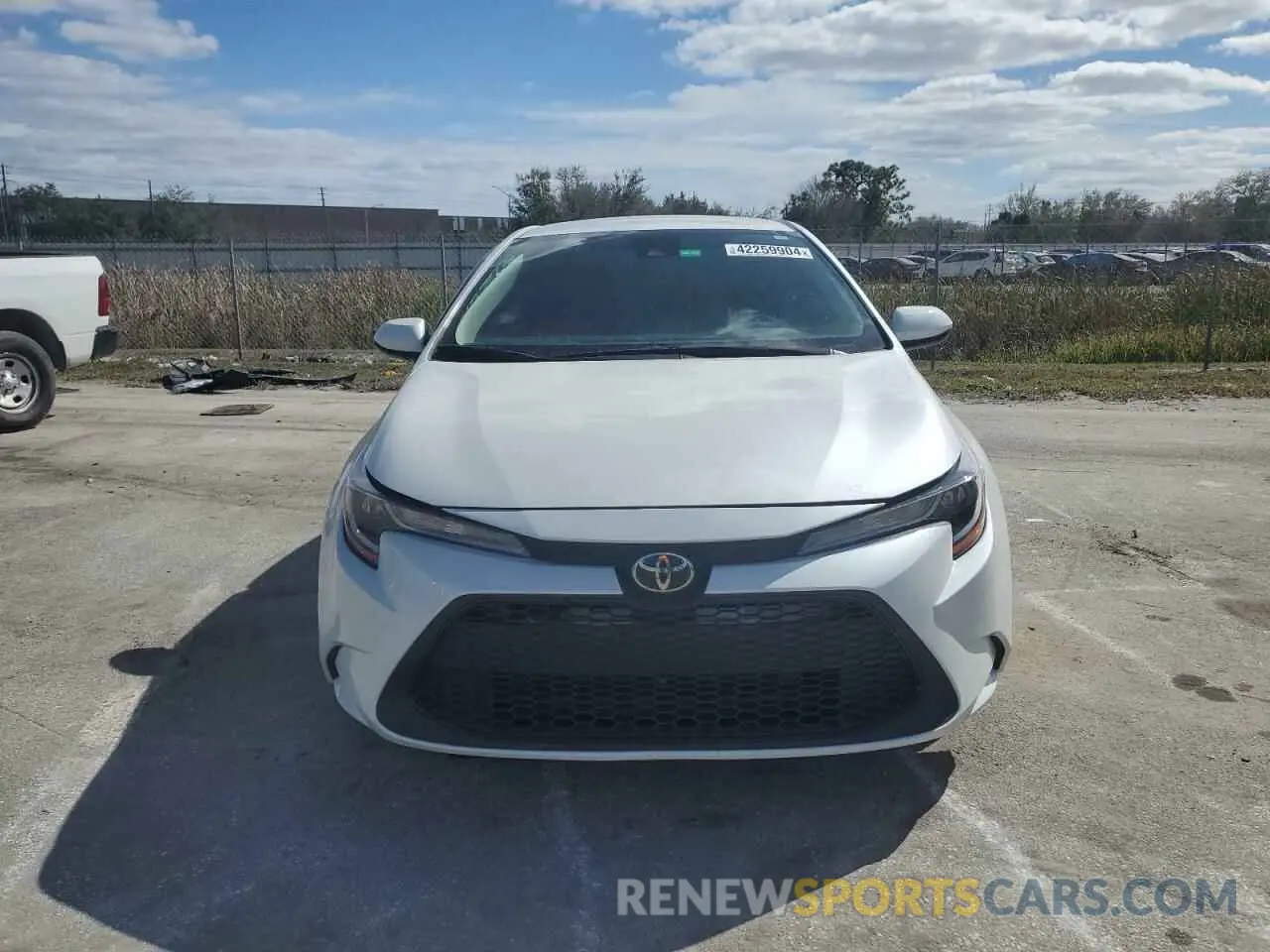 5 Photograph of a damaged car 5YFEPMAE2NP302714 TOYOTA COROLLA 2022