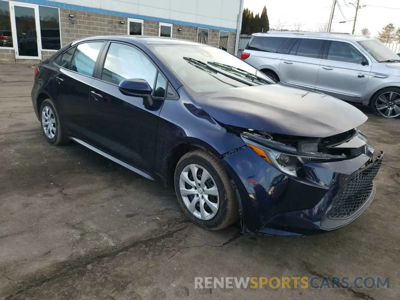 4 Photograph of a damaged car 5YFEPMAE2NP333414 TOYOTA COROLLA 2022