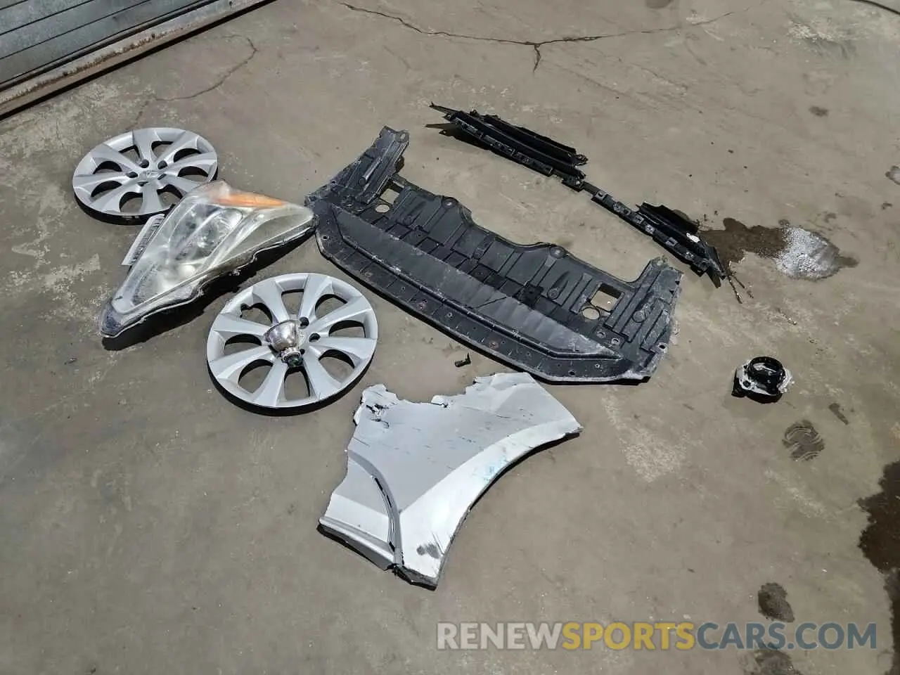 12 Photograph of a damaged car 5YFEPMAE2NP341917 TOYOTA COROLLA 2022