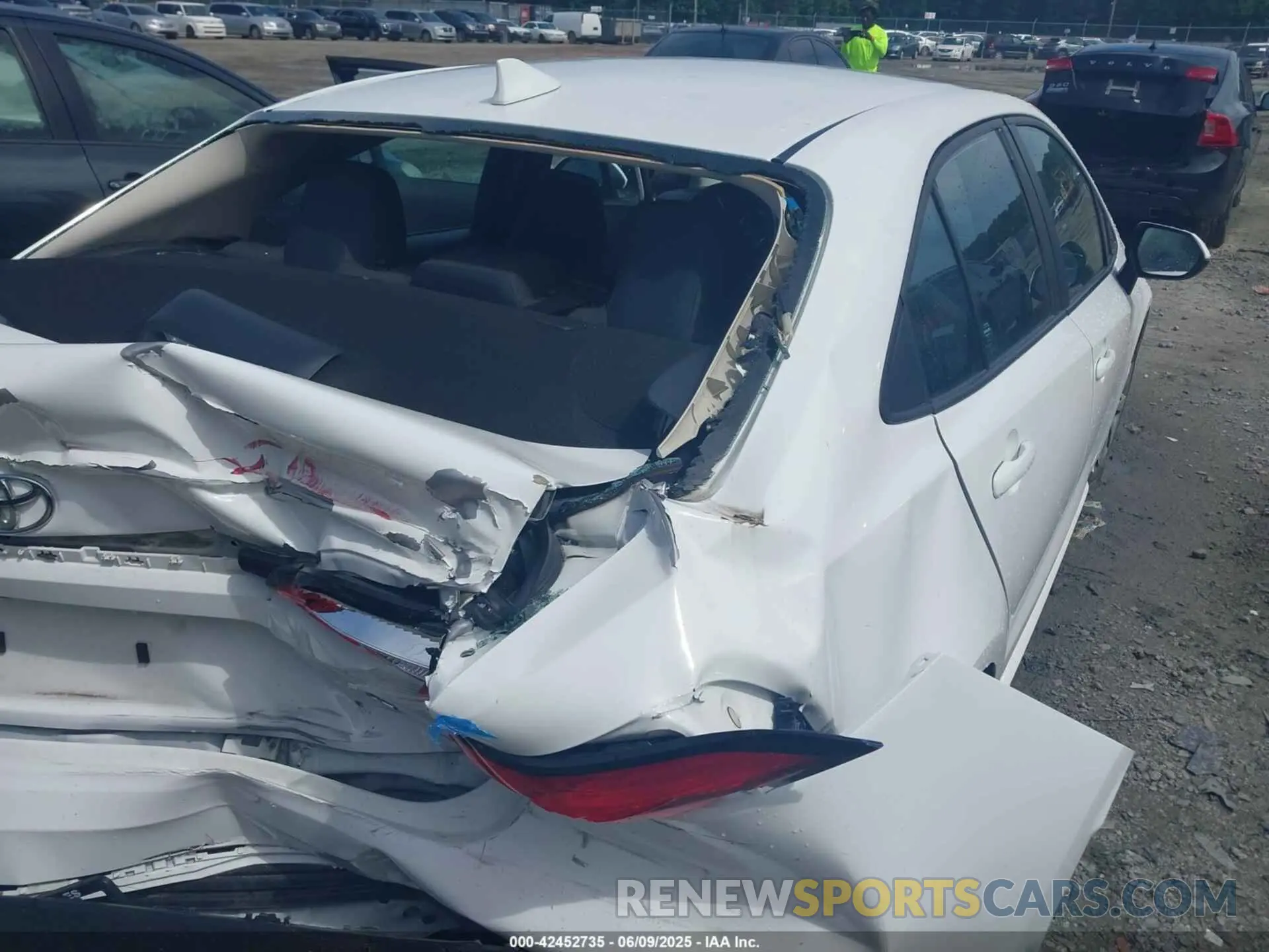 6 Photograph of a damaged car 5YFEPMAE2NP342372 TOYOTA COROLLA 2022