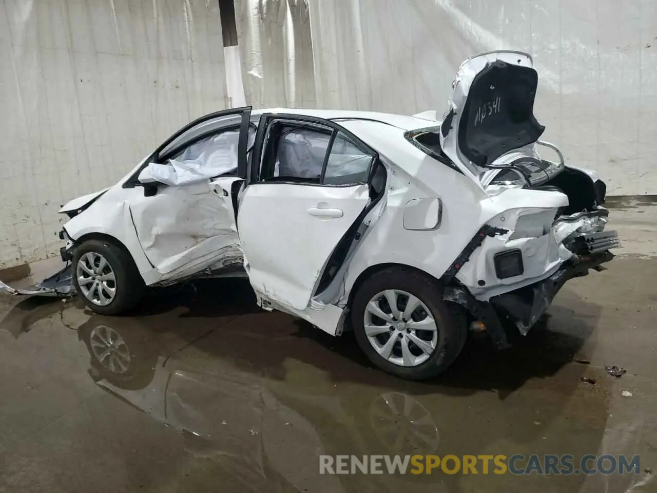 2 Photograph of a damaged car 5YFEPMAE2NP344509 TOYOTA COROLLA 2022