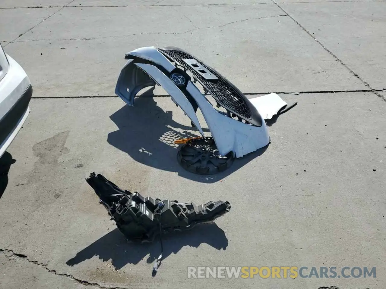 12 Photograph of a damaged car 5YFEPMAE2NP376571 TOYOTA COROLLA 2022