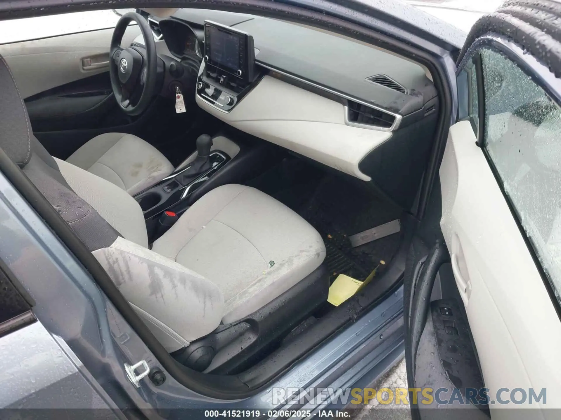 5 Photograph of a damaged car 5YFEPMAE2NP388624 TOYOTA COROLLA 2022