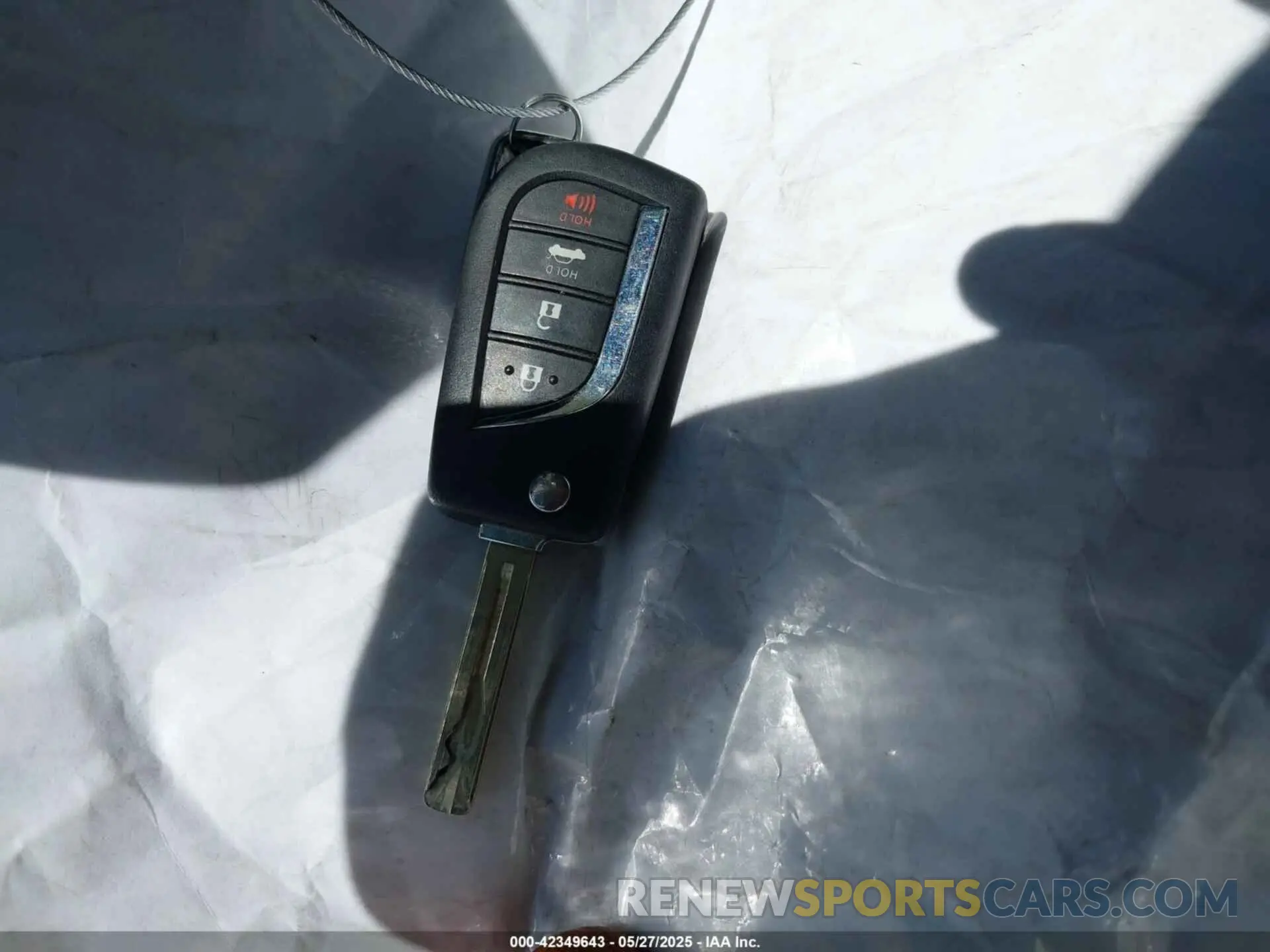 11 Photograph of a damaged car 5YFEPMAE3NP274213 TOYOTA COROLLA 2022