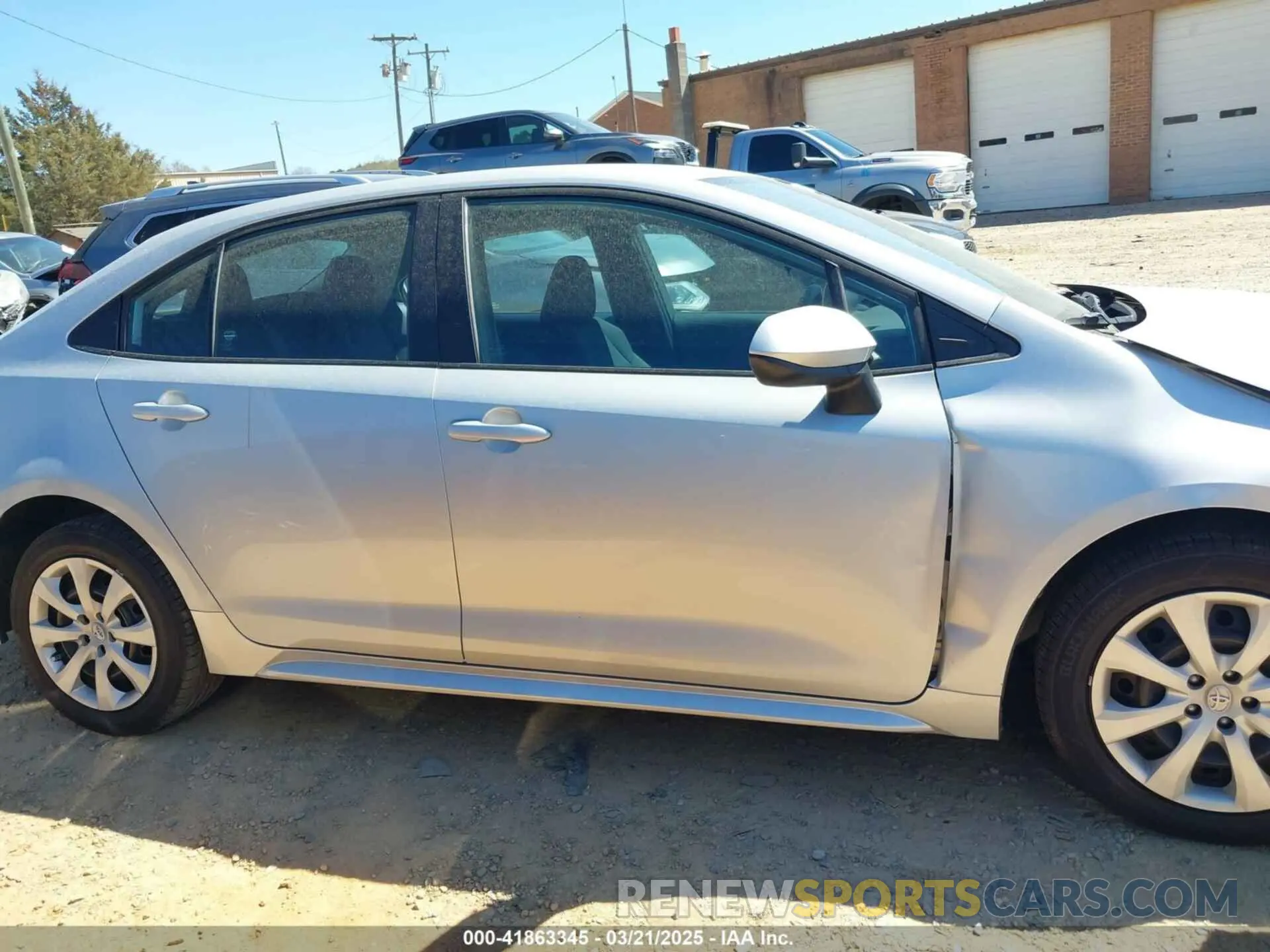 13 Photograph of a damaged car 5YFEPMAE3NP277998 TOYOTA COROLLA 2022