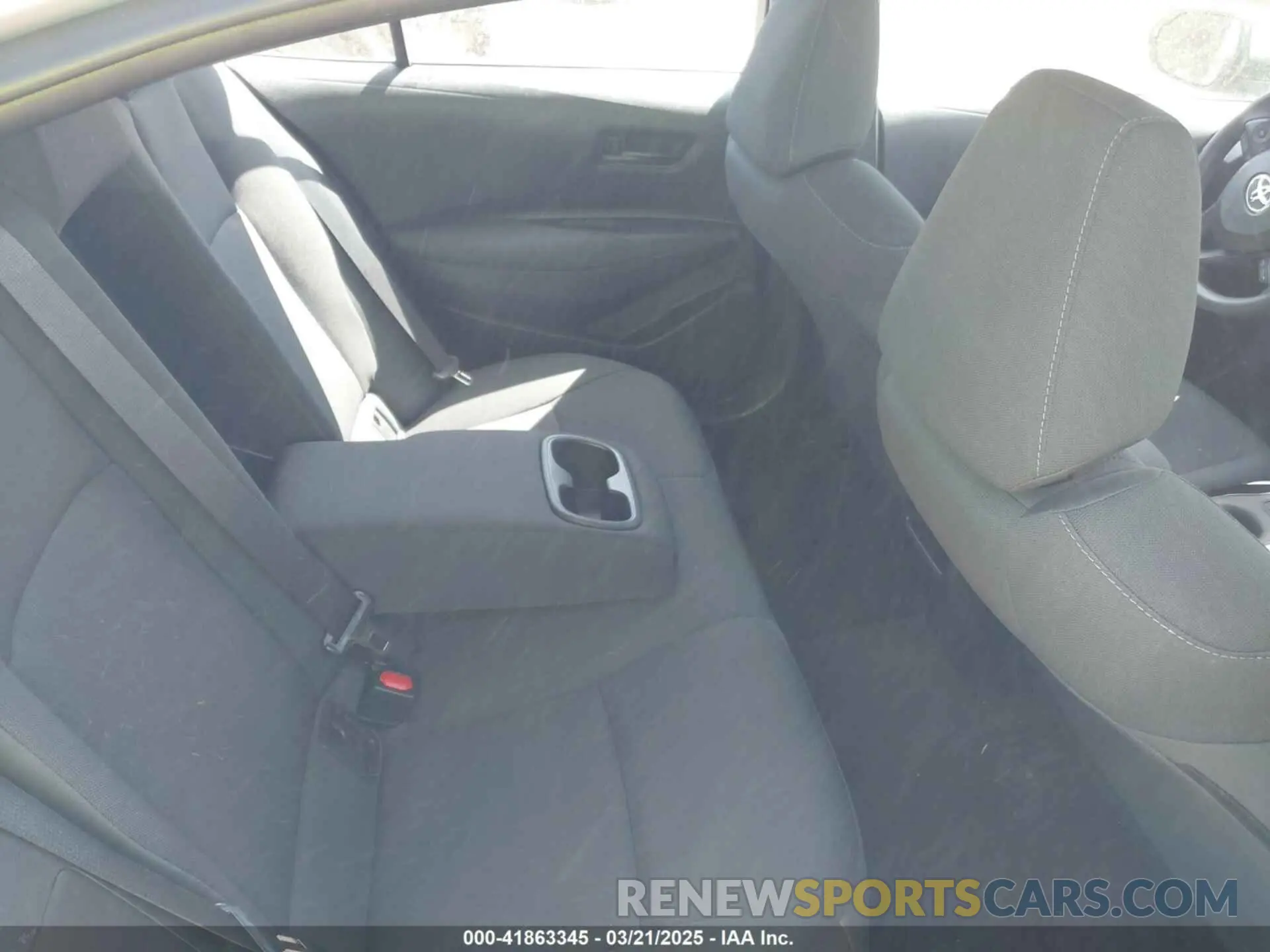 8 Photograph of a damaged car 5YFEPMAE3NP277998 TOYOTA COROLLA 2022