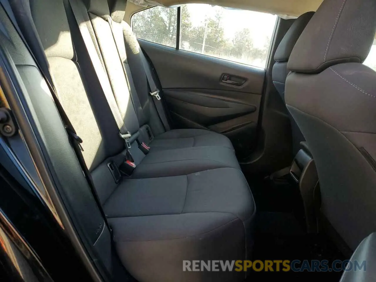 10 Photograph of a damaged car 5YFEPMAE3NP278021 TOYOTA COROLLA 2022
