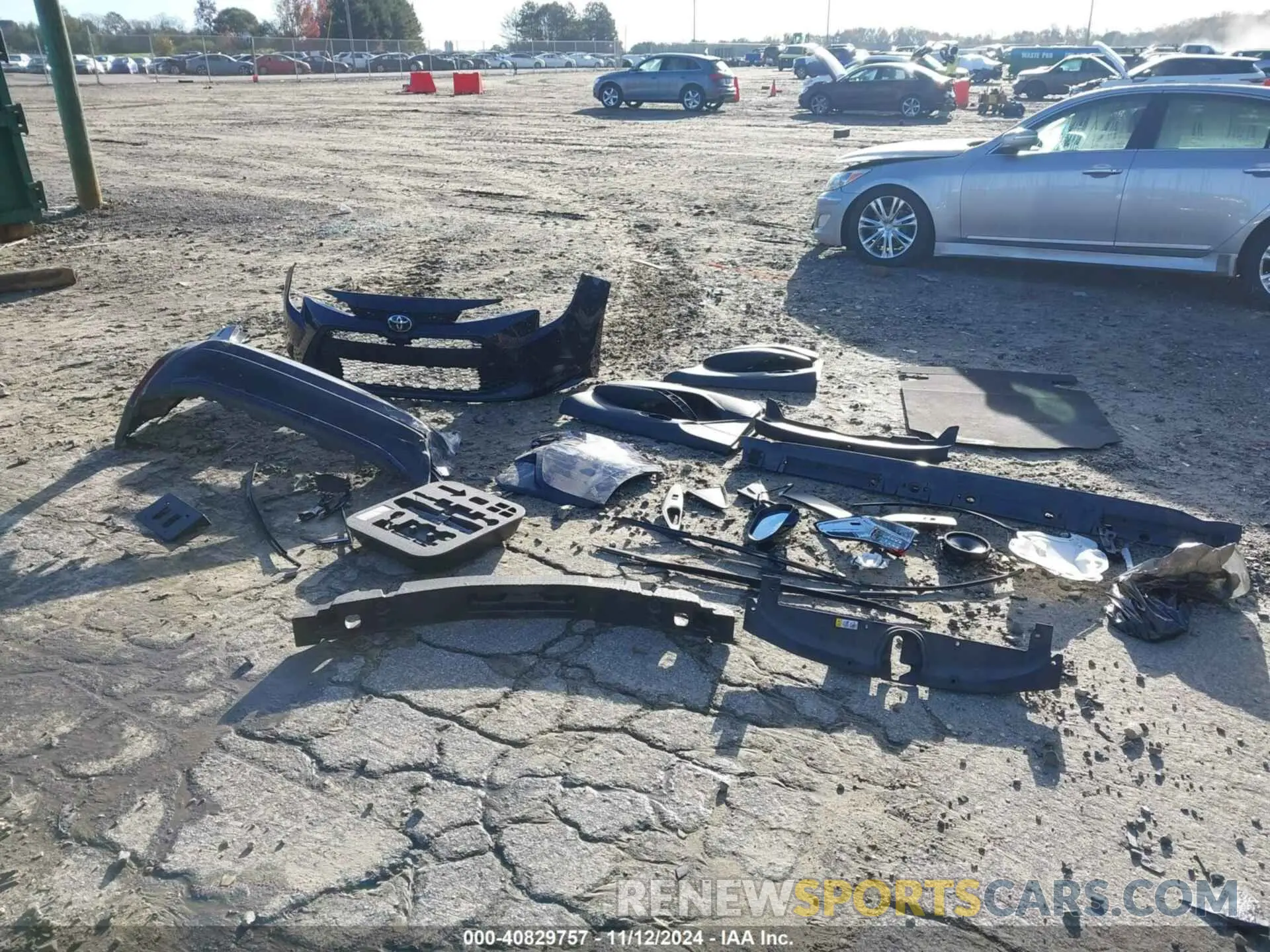 12 Photograph of a damaged car 5YFEPMAE3NP279136 TOYOTA COROLLA 2022
