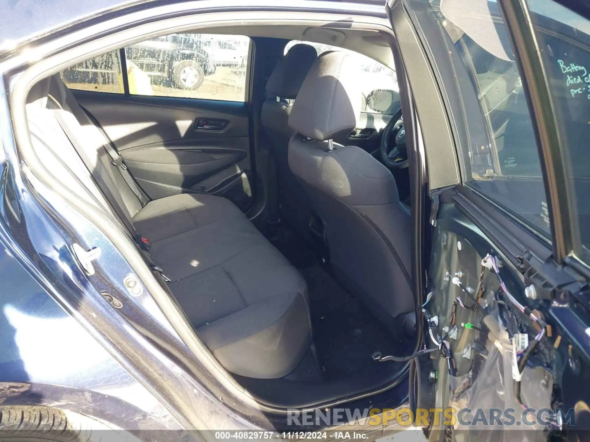 8 Photograph of a damaged car 5YFEPMAE3NP279136 TOYOTA COROLLA 2022