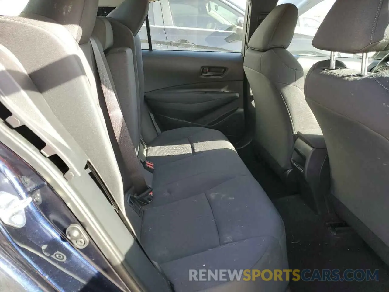 10 Photograph of a damaged car 5YFEPMAE3NP289519 TOYOTA COROLLA 2022