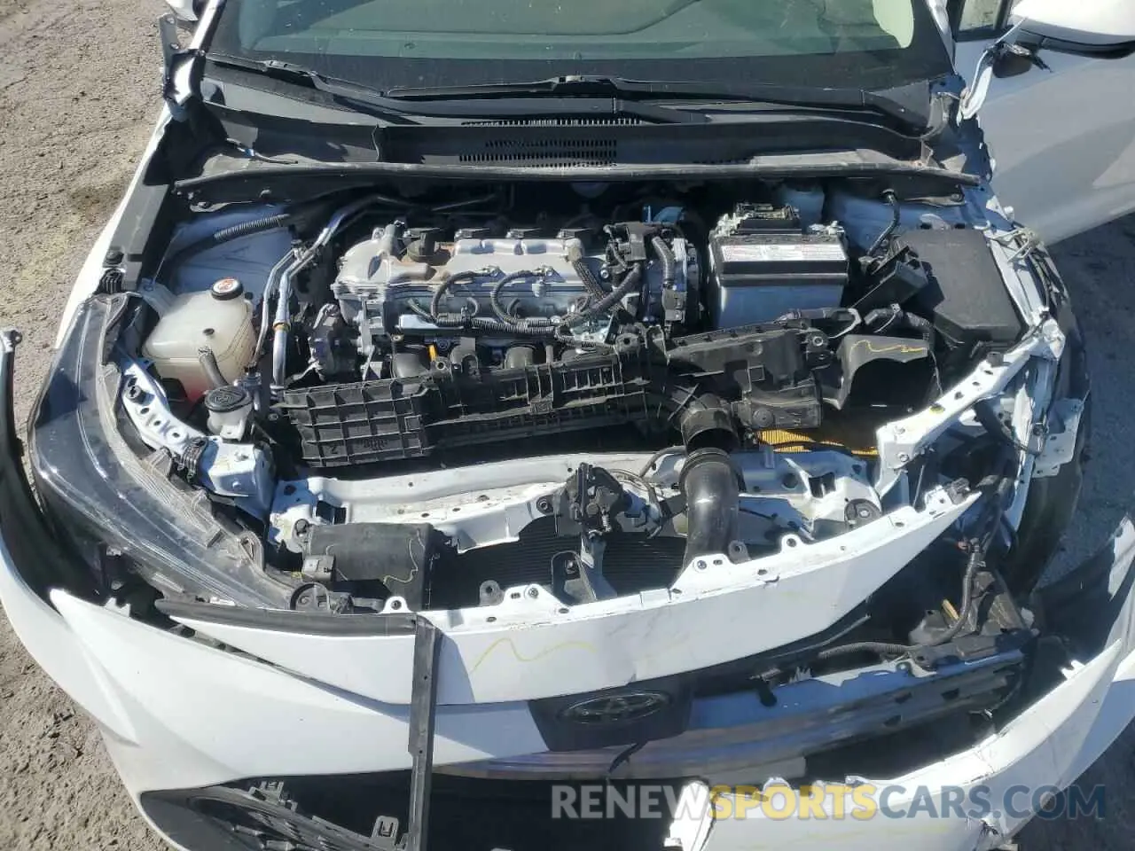 11 Photograph of a damaged car 5YFEPMAE3NP299001 TOYOTA COROLLA 2022