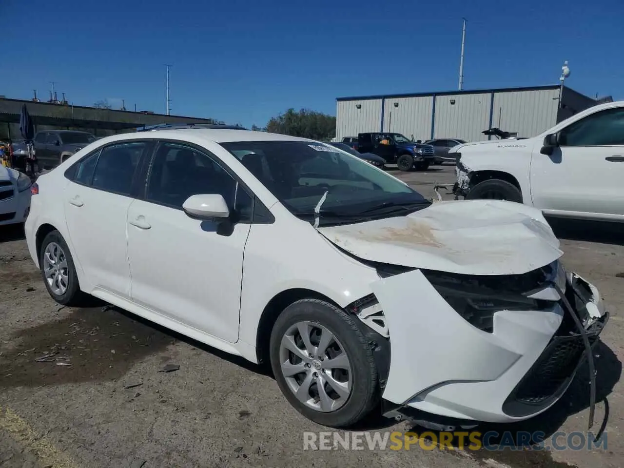4 Photograph of a damaged car 5YFEPMAE3NP299001 TOYOTA COROLLA 2022