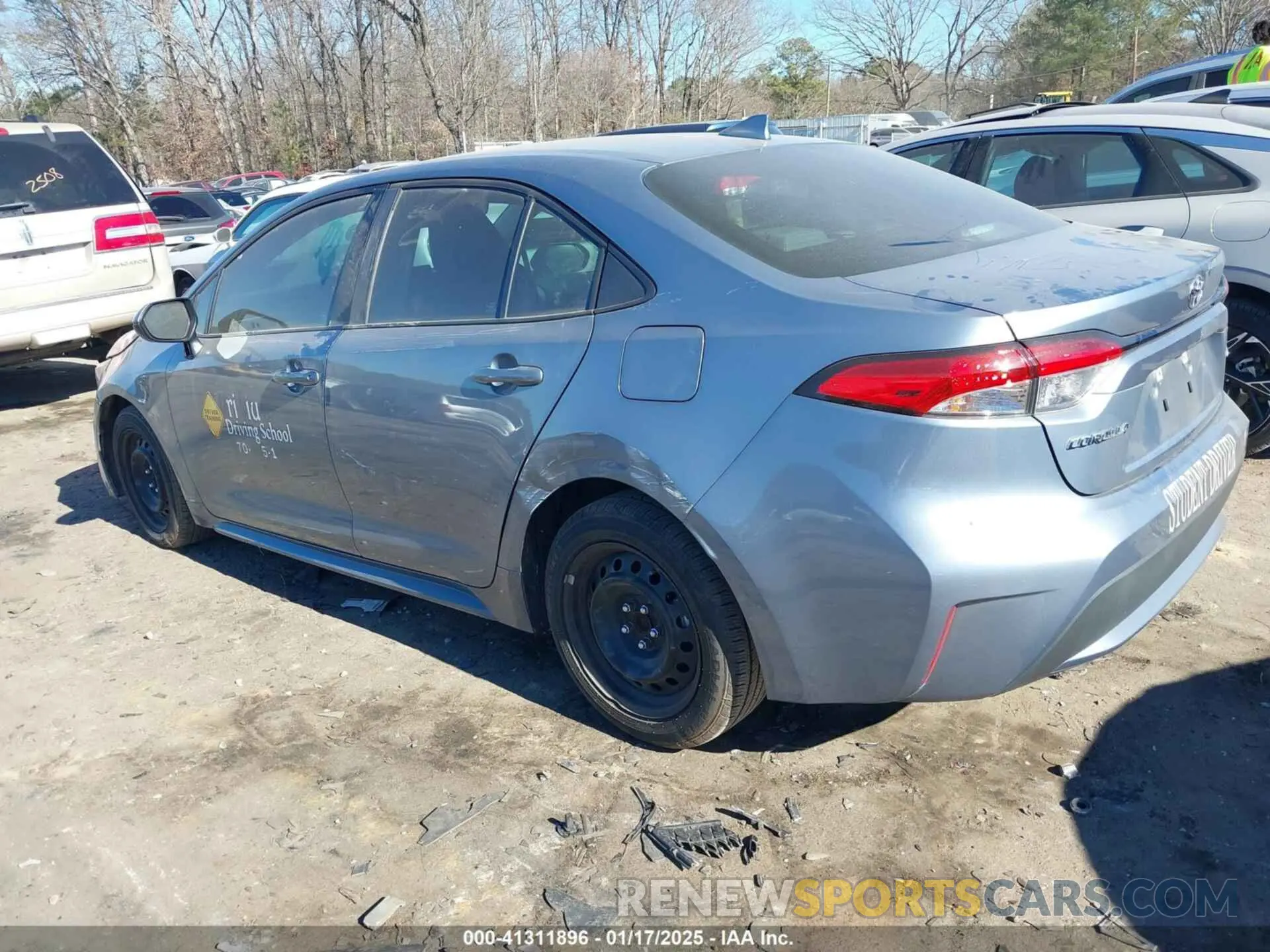 3 Photograph of a damaged car 5YFEPMAE3NP299757 TOYOTA COROLLA 2022