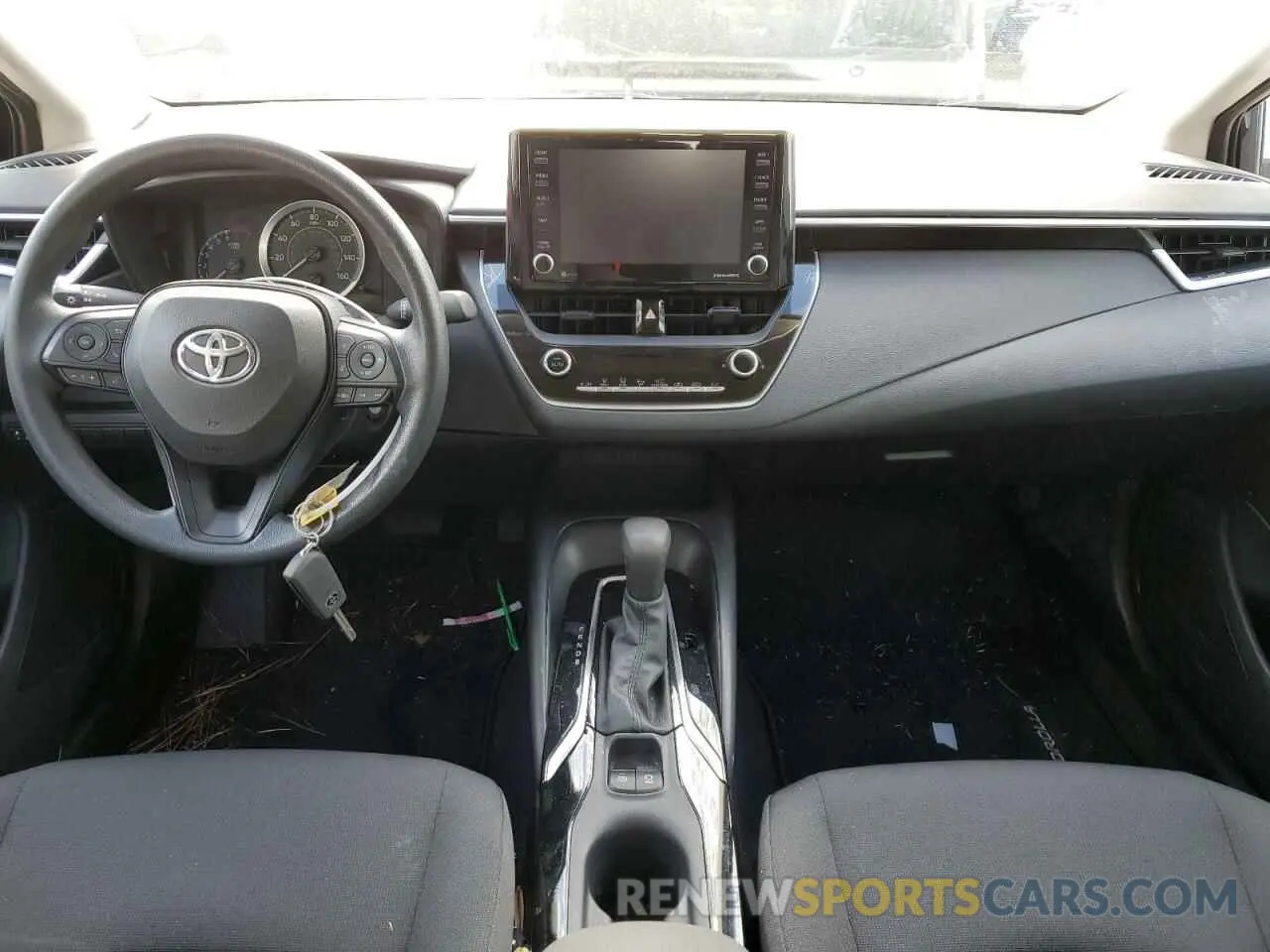 8 Photograph of a damaged car 5YFEPMAE3NP311941 TOYOTA COROLLA 2022