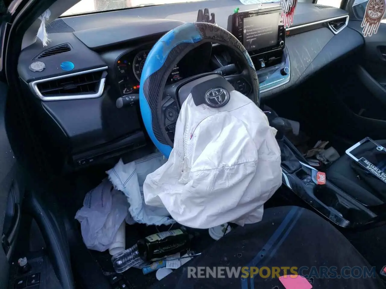 8 Photograph of a damaged car 5YFEPMAE3NP312586 TOYOTA COROLLA 2022