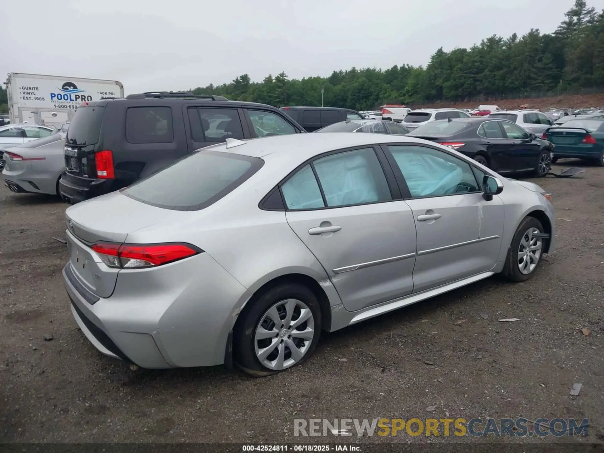 13 Photograph of a damaged car 5YFEPMAE3NP312751 TOYOTA COROLLA 2022
