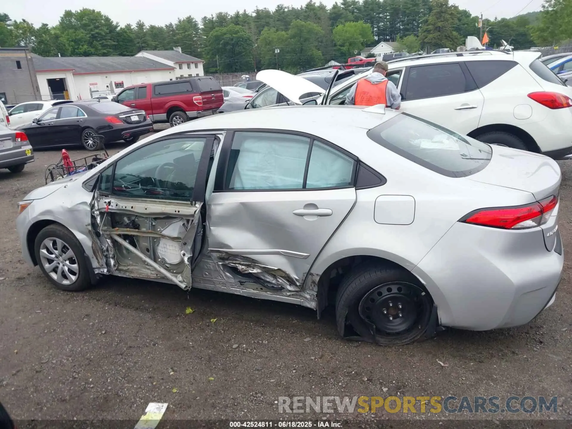 14 Photograph of a damaged car 5YFEPMAE3NP312751 TOYOTA COROLLA 2022