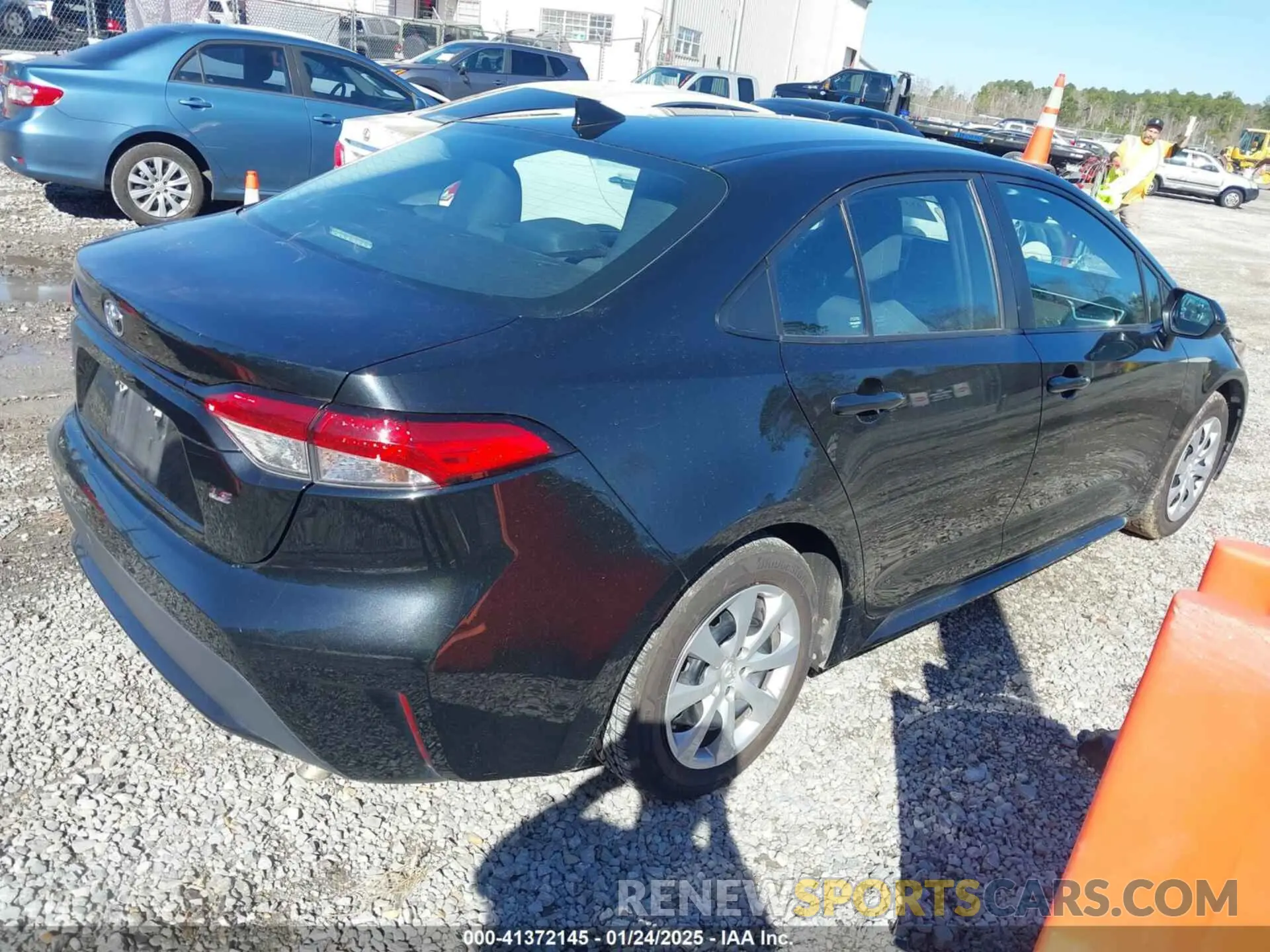 4 Photograph of a damaged car 5YFEPMAE3NP318534 TOYOTA COROLLA 2022