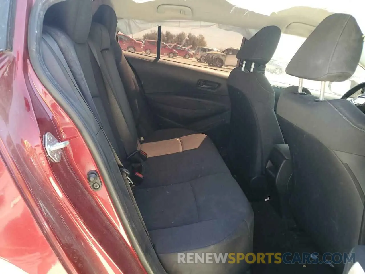 10 Photograph of a damaged car 5YFEPMAE3NP323801 TOYOTA COROLLA 2022