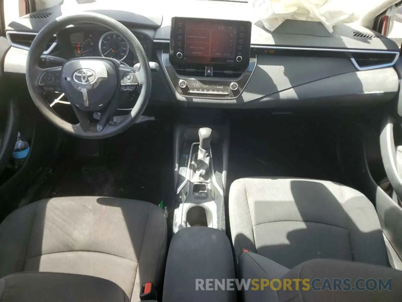 8 Photograph of a damaged car 5YFEPMAE3NP323801 TOYOTA COROLLA 2022
