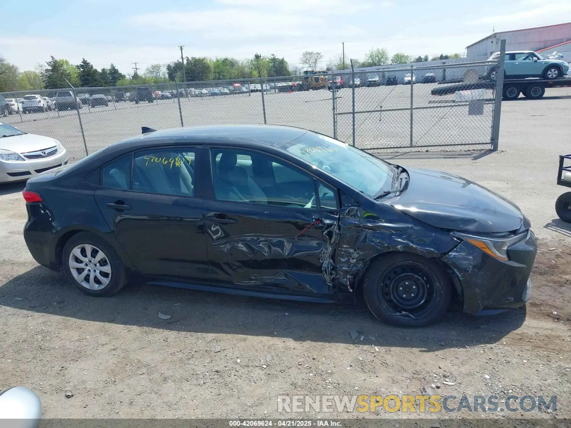 13 Photograph of a damaged car 5YFEPMAE3NP339299 TOYOTA COROLLA 2022